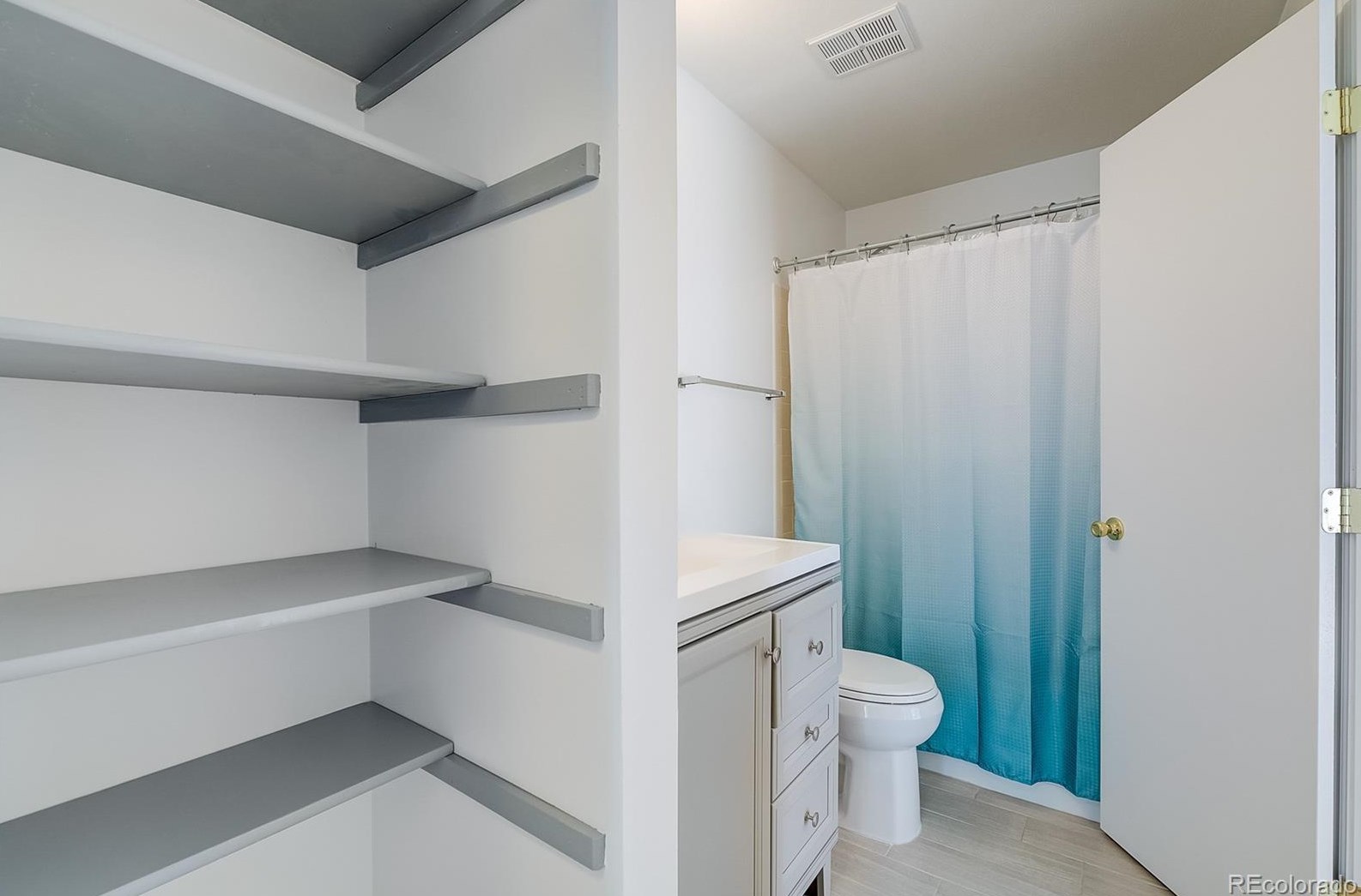 5886 77th Dr, Arvada CO  80003-5819 exterior