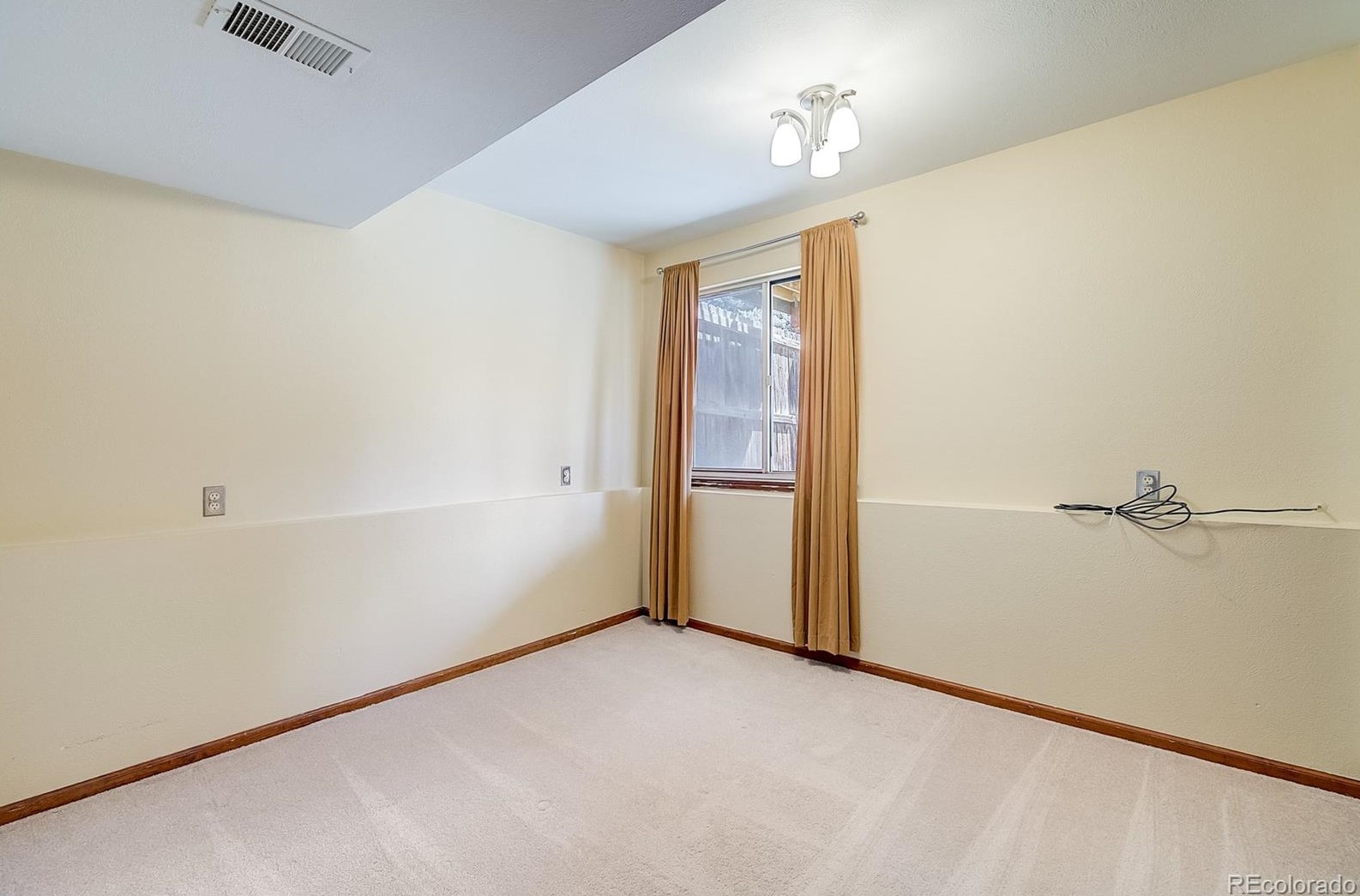 5886 77th Dr, Arvada CO  80003-5819 exterior