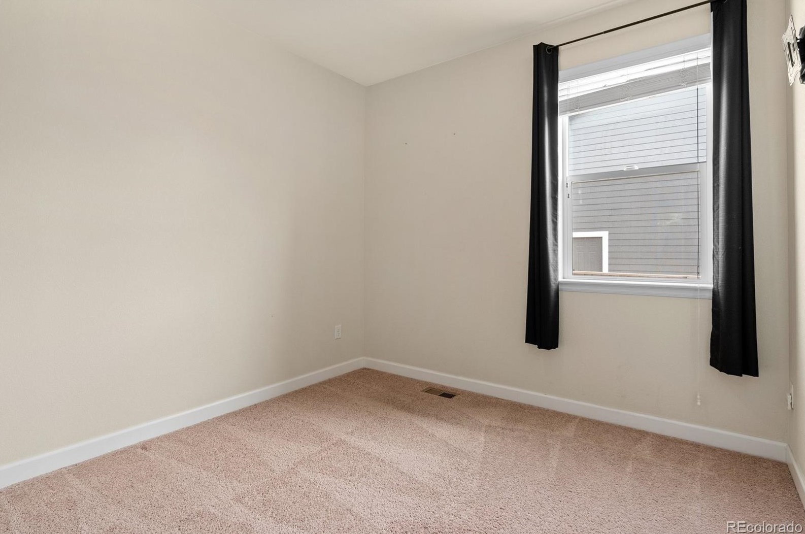 1447 16th Ave, Longmont CO  80501-2560 exterior