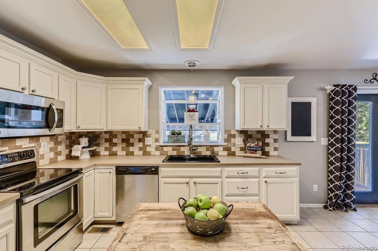 5160 Hanover Pl, Castle Rock CO 80104-8530 exterior