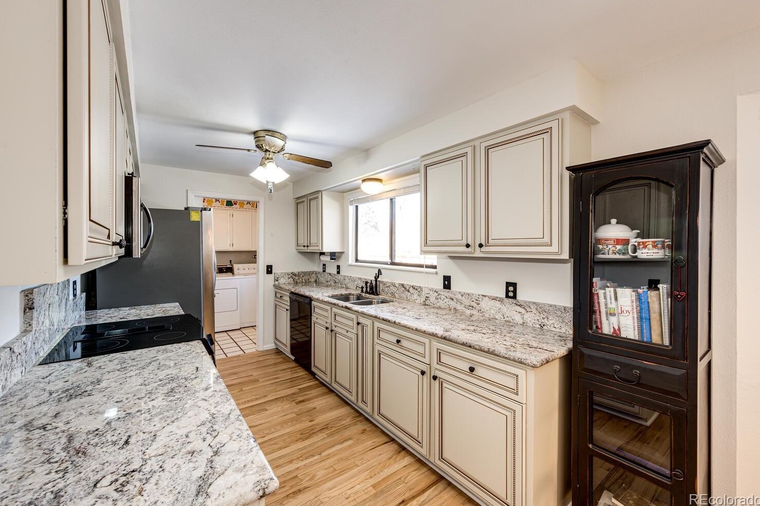 7716 Newland St, Littleton CO  80128-5743 exterior