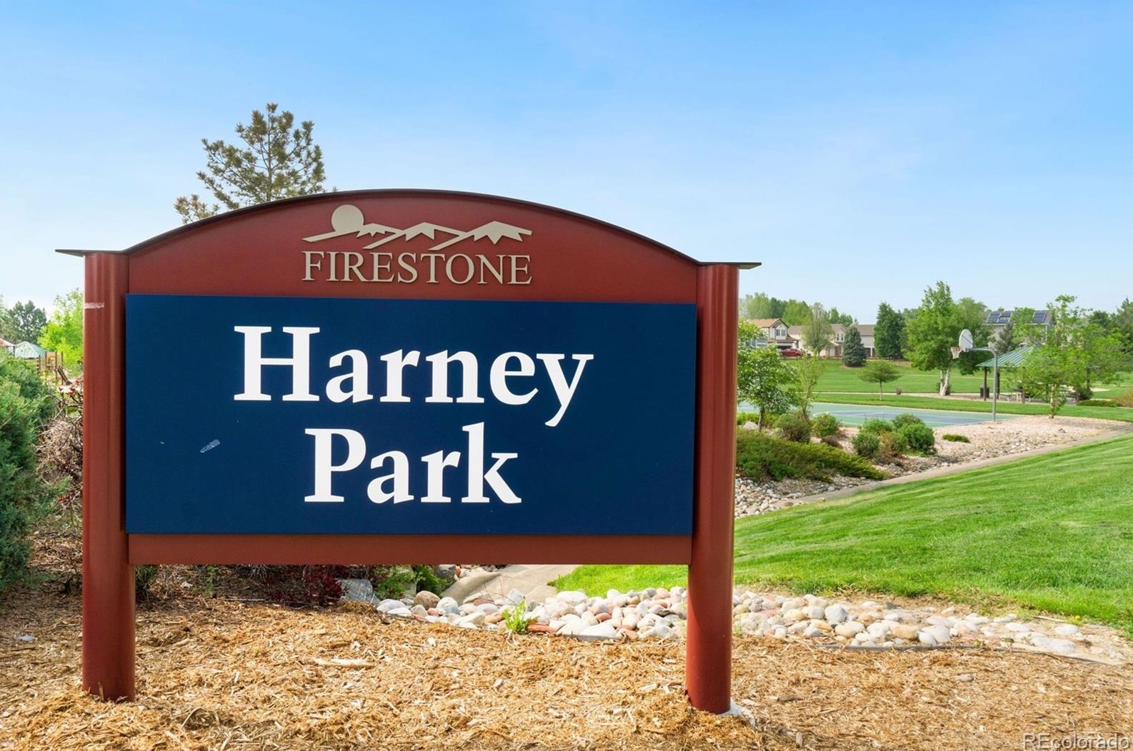 6421 Sparrow Ave, Longmont CO  80504-6551 exterior
