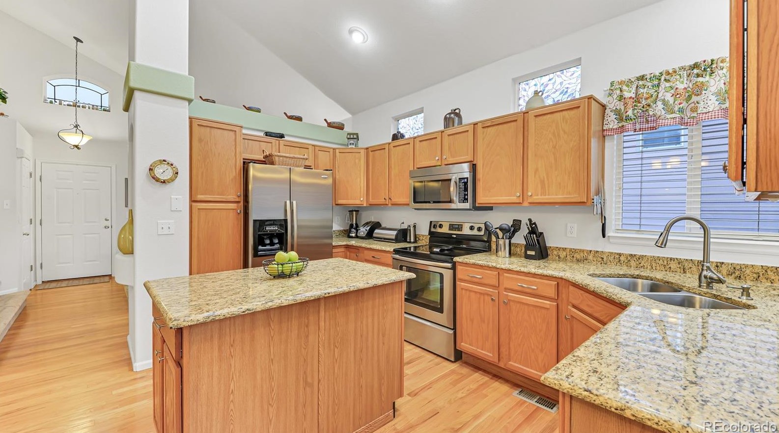 10735 Parkhill Ave, Littleton, CO 80127-5552