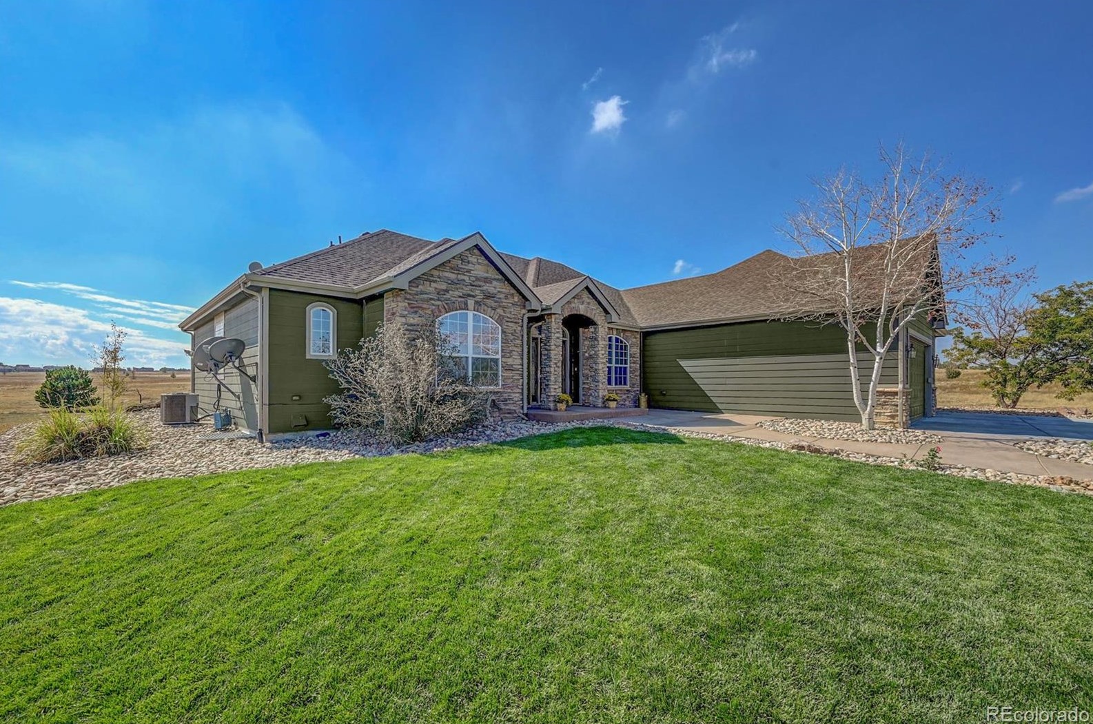 517 Antelope Dr, Bennett, CO 80102