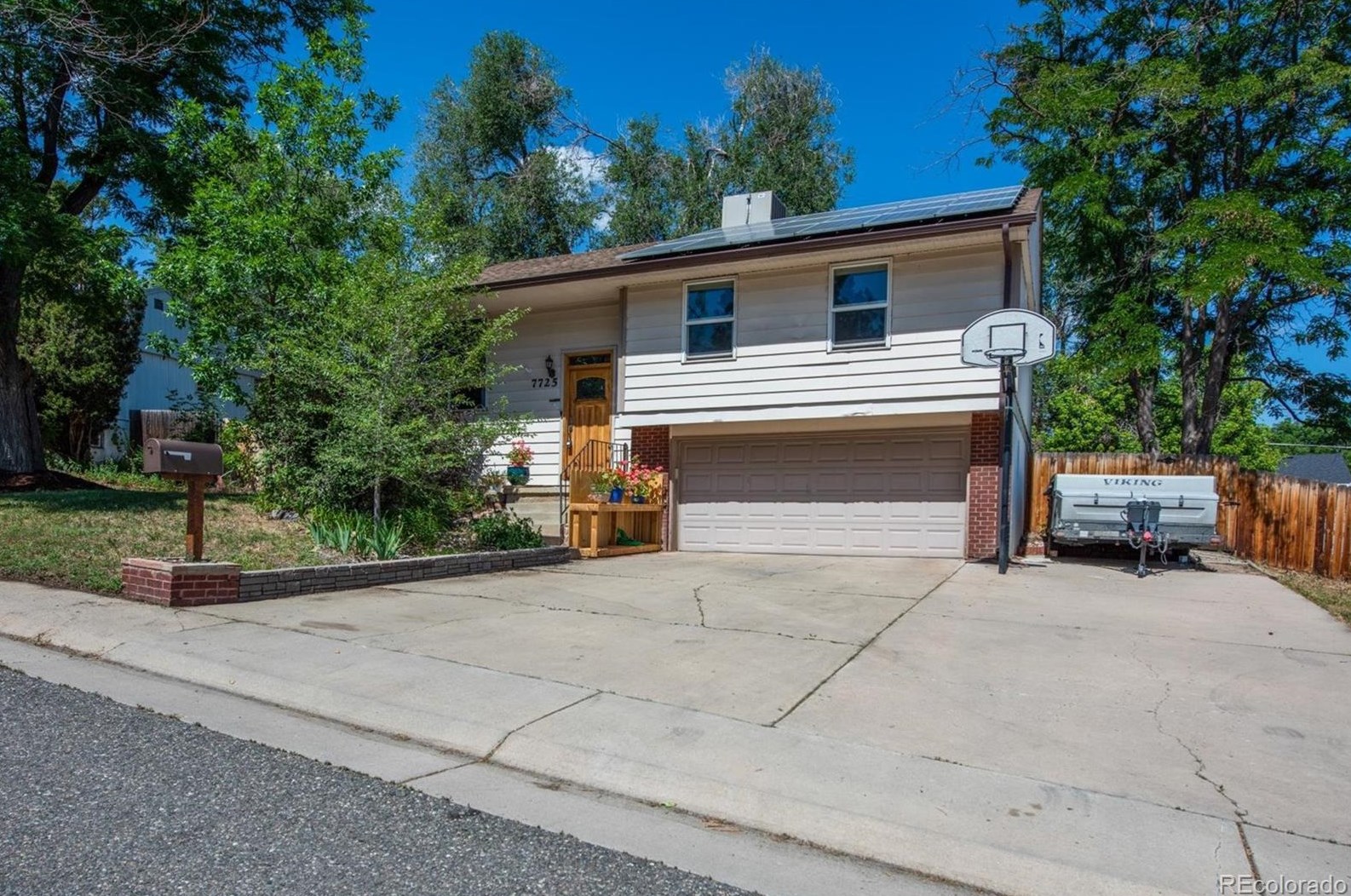 7725 Reed St, Arvada, CO 80003-2323