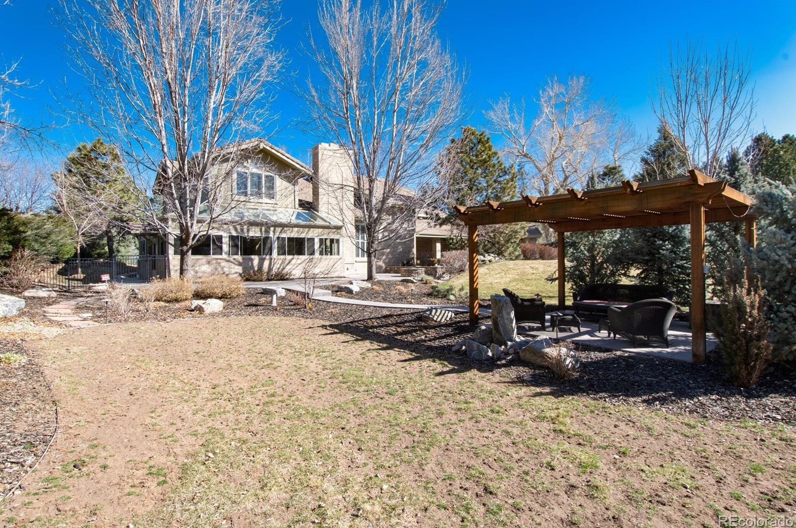 9 Sunrise Dr, Englewood, CO 80113