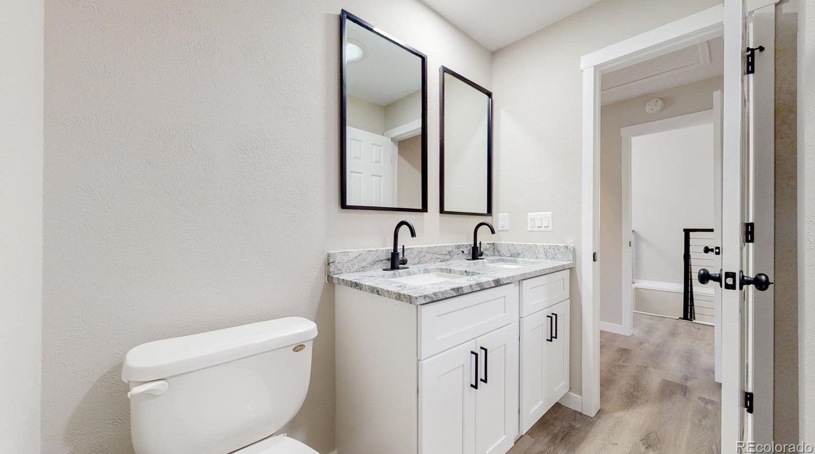 7551 Cove Cir, Littleton CO 80122-3357 exterior