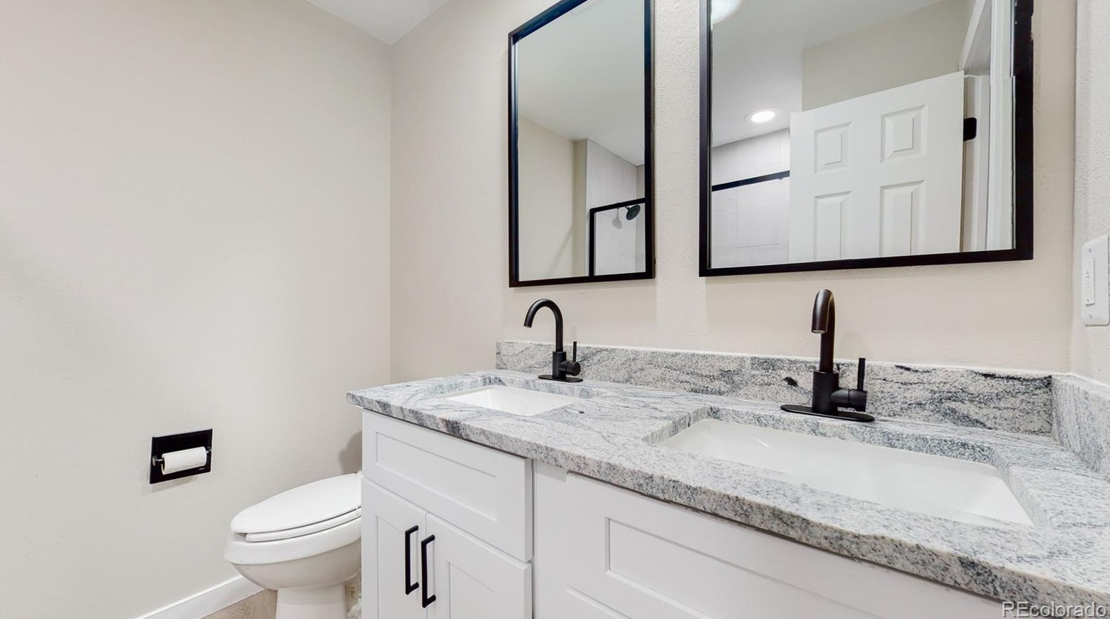 7551 Cove Cir, Littleton CO 80122-3357 exterior