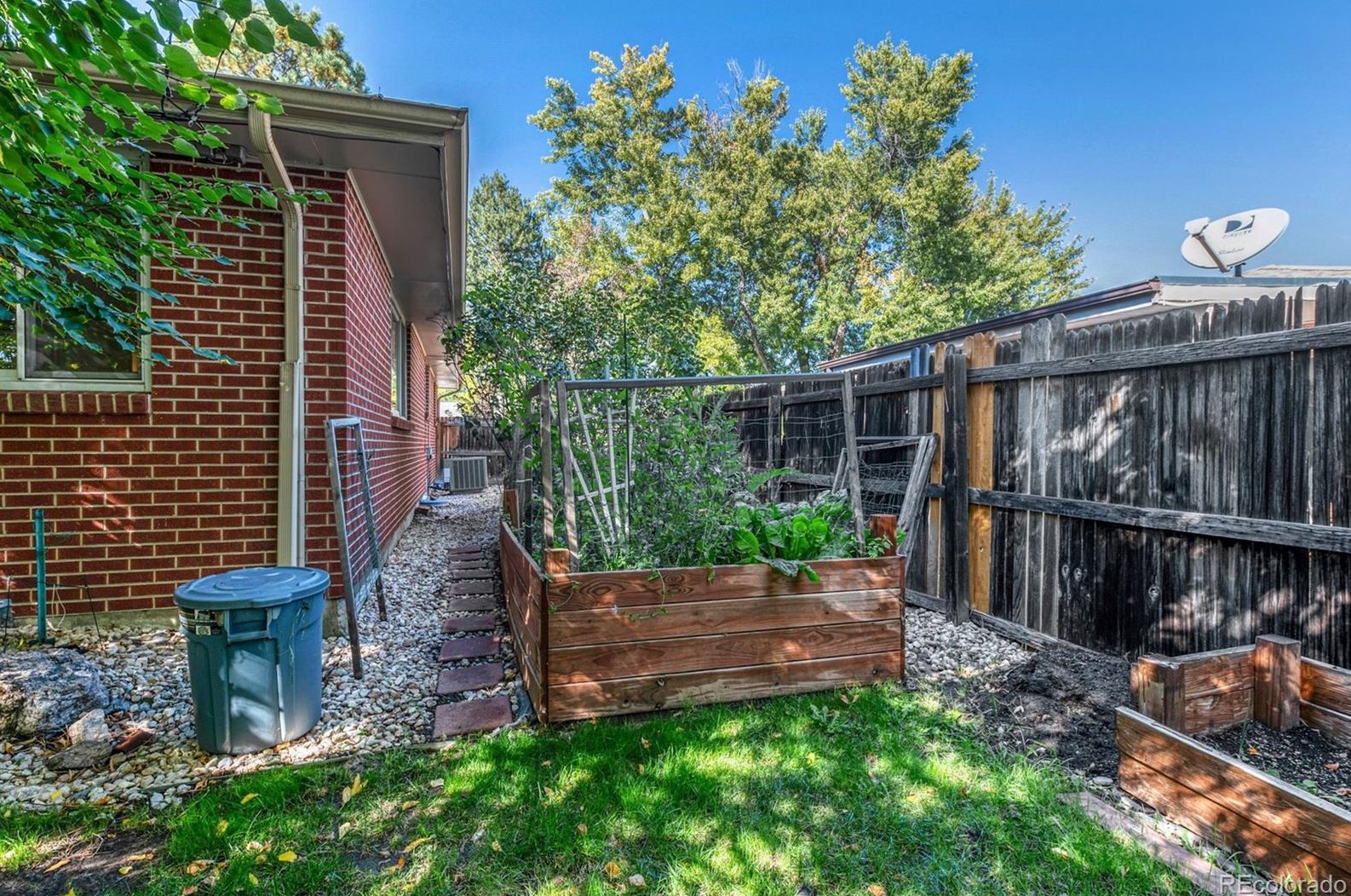 6086 Lewis Ct, Arvada CO  80004-4928 exterior