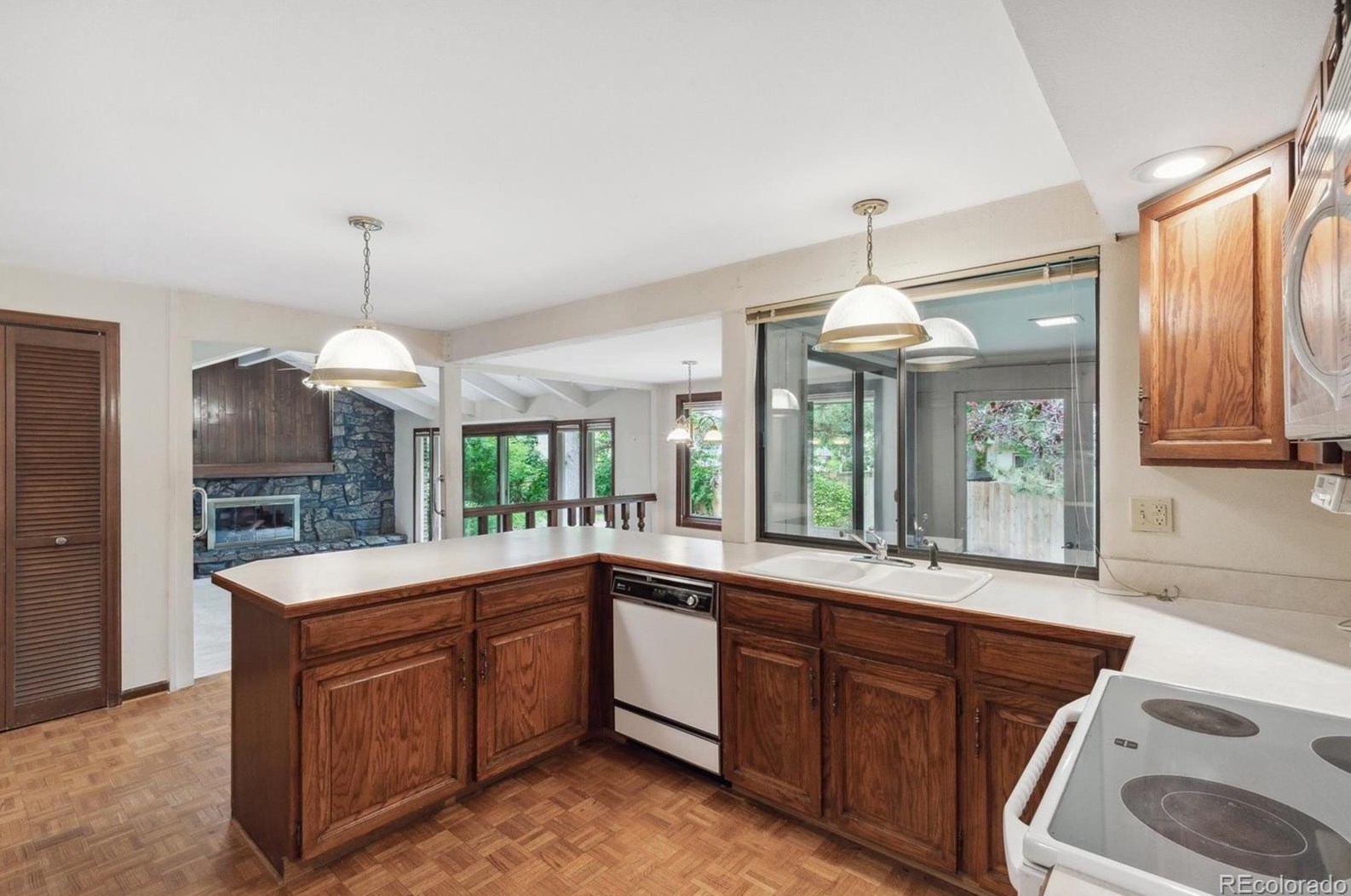 6078 Elm Ct, Littleton CO 80122-3828 exterior