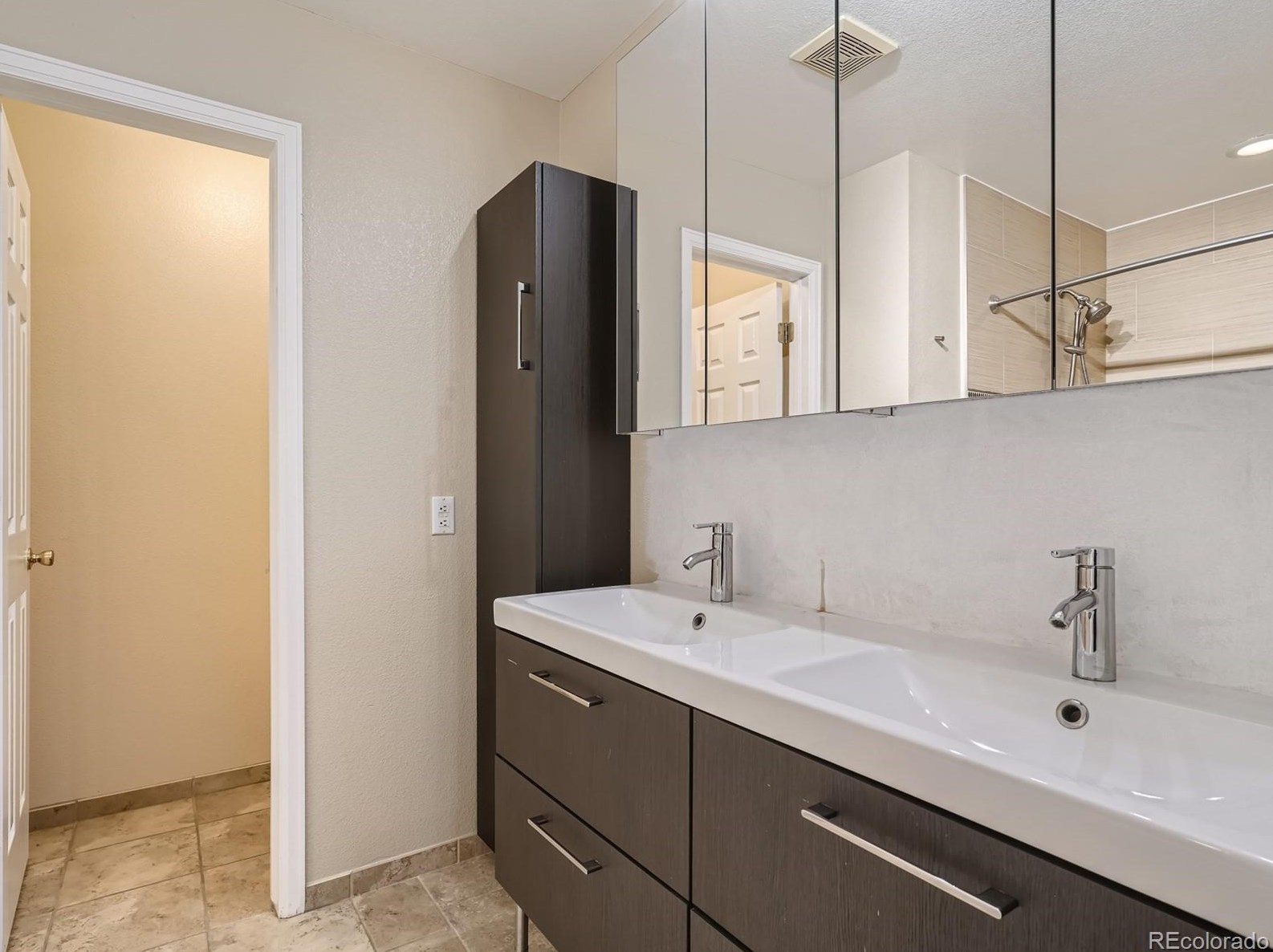 9959 Sydney Ln, Littleton CO  80130-6821 exterior