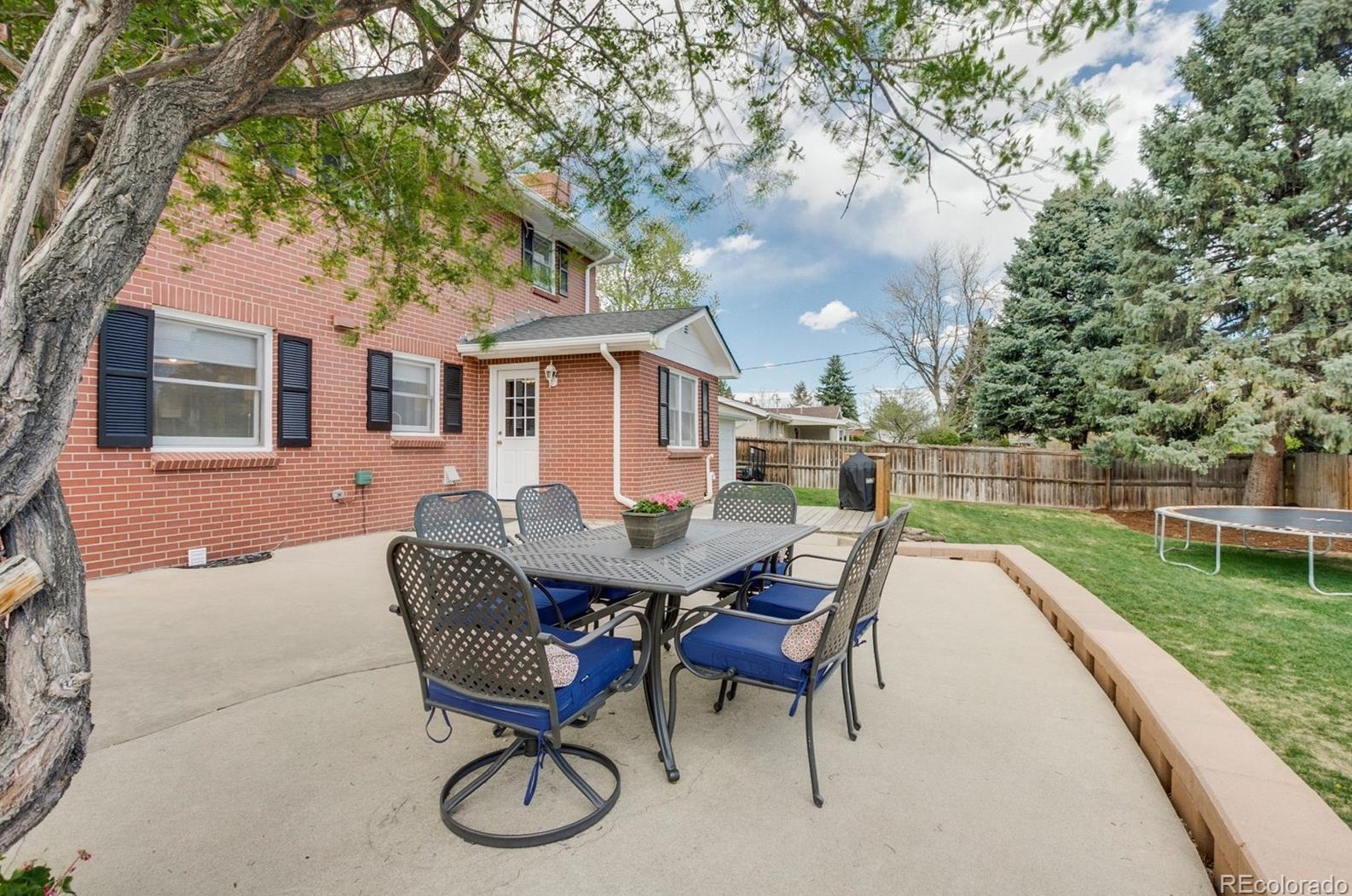 6952 Dover Cir, Arvada CO  80004-1732 exterior