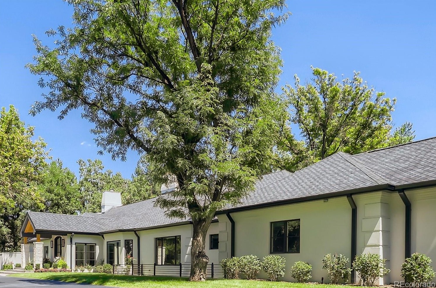 2 Sedgwick Dr, Englewood, CO 80113