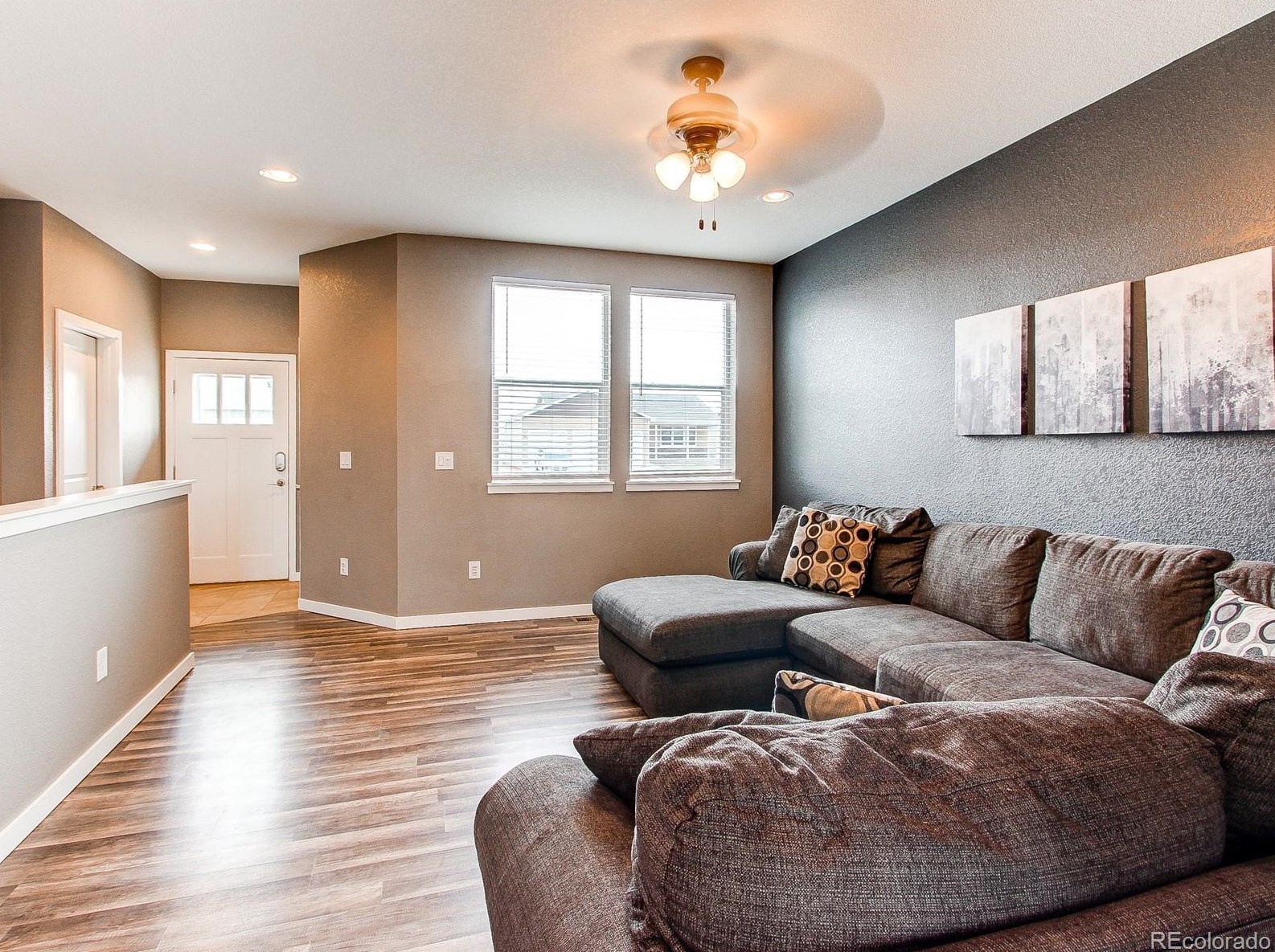 196 2nd Ave, Deer Trail CO  80105 exterior