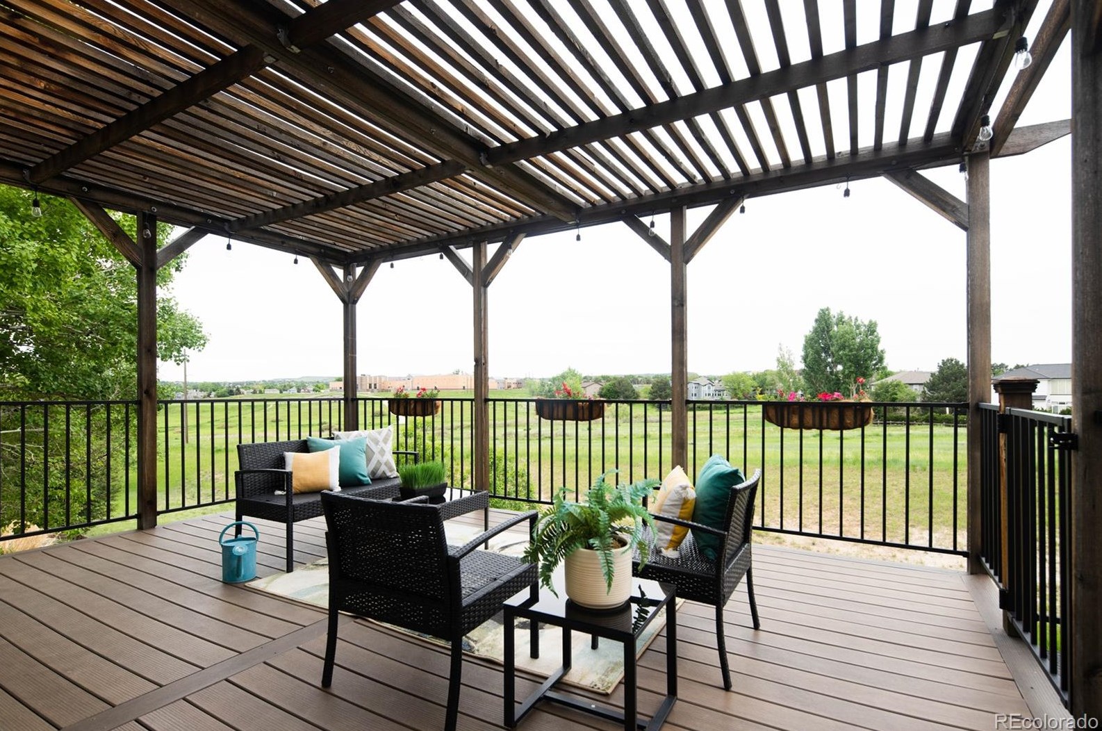 9046 Sanderling Way, Littleton CO 80126-5270 exterior