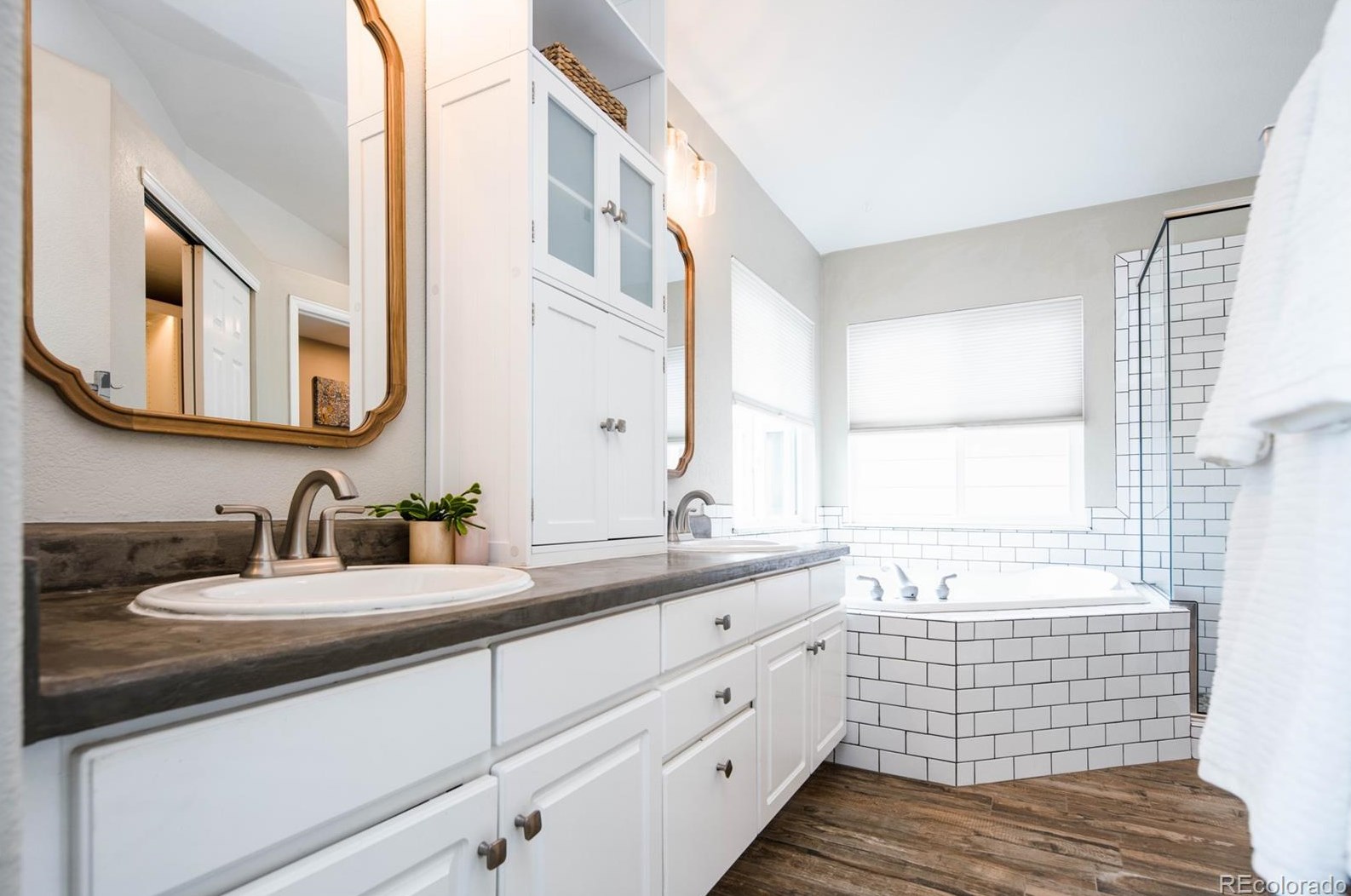 9046 Sanderling Way, Littleton CO 80126-5270 exterior