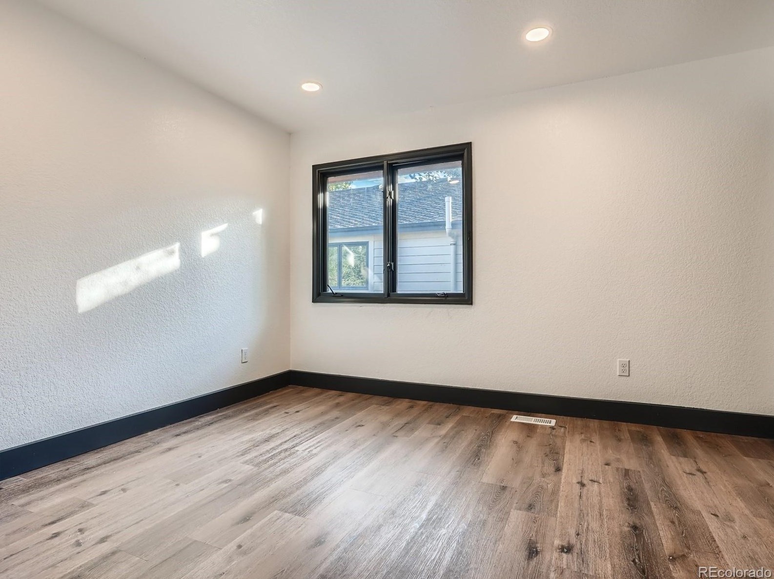 8049 Sweet Water Rd, Littleton CO  80124-3035 exterior