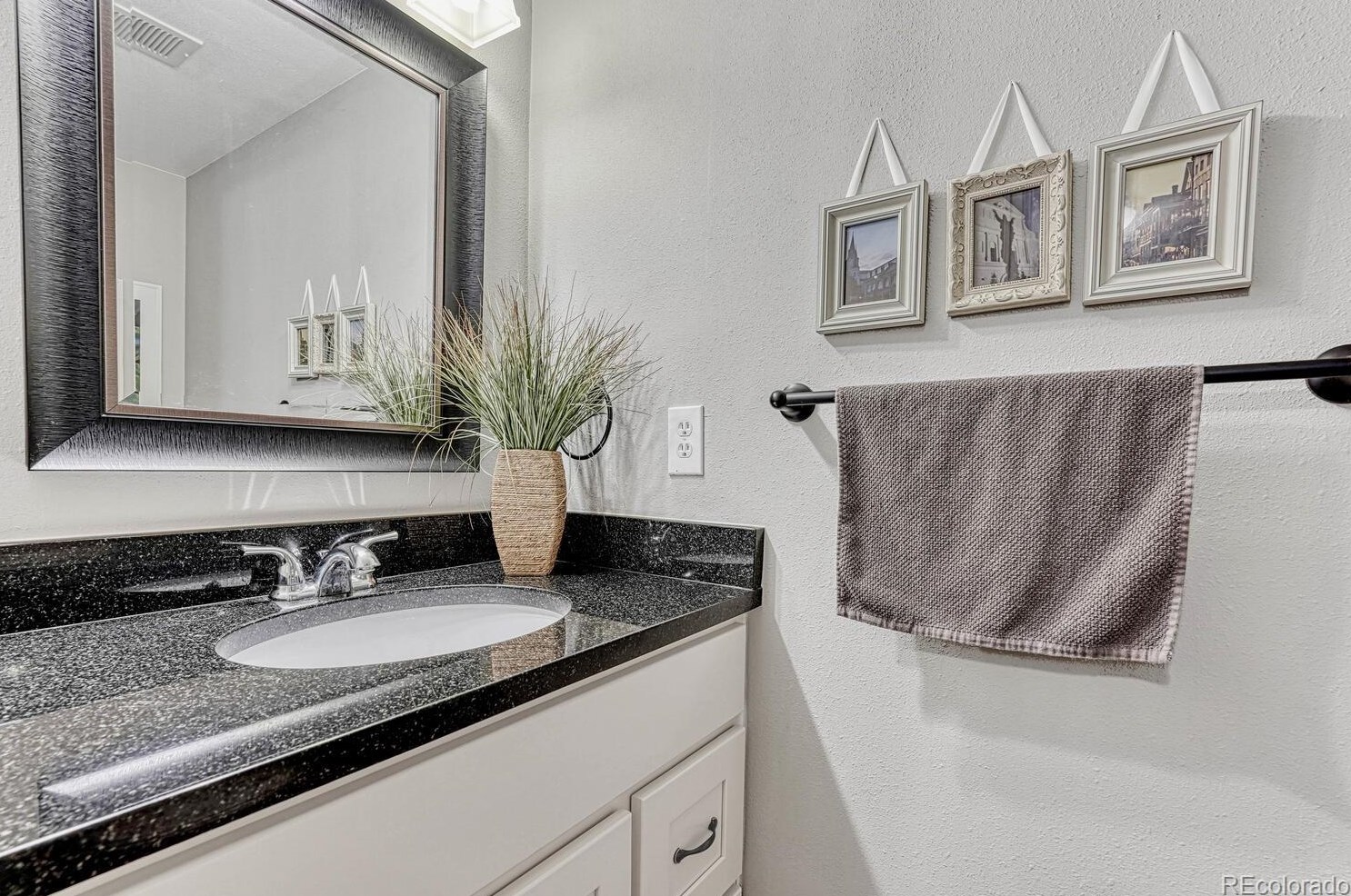 9797 Nova Ave, Littleton CO 80127-3932 exterior