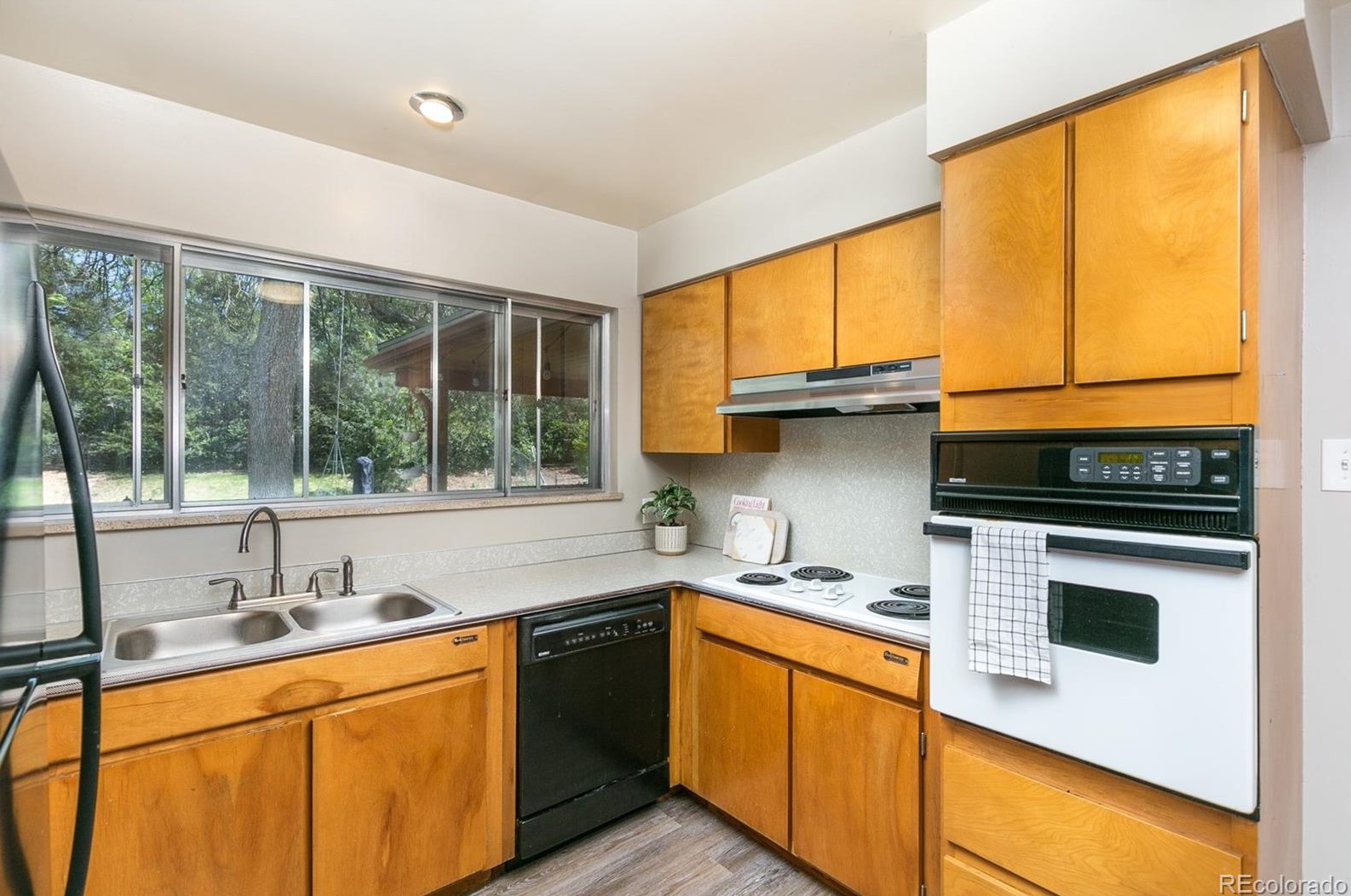 6338 Acoma St, Littleton CO 80120-3409 exterior