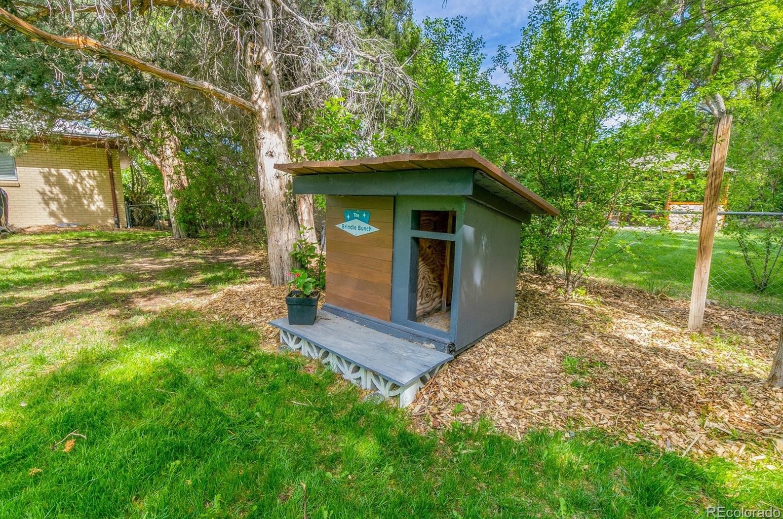 6338 Acoma St, Littleton CO 80120-3409 exterior