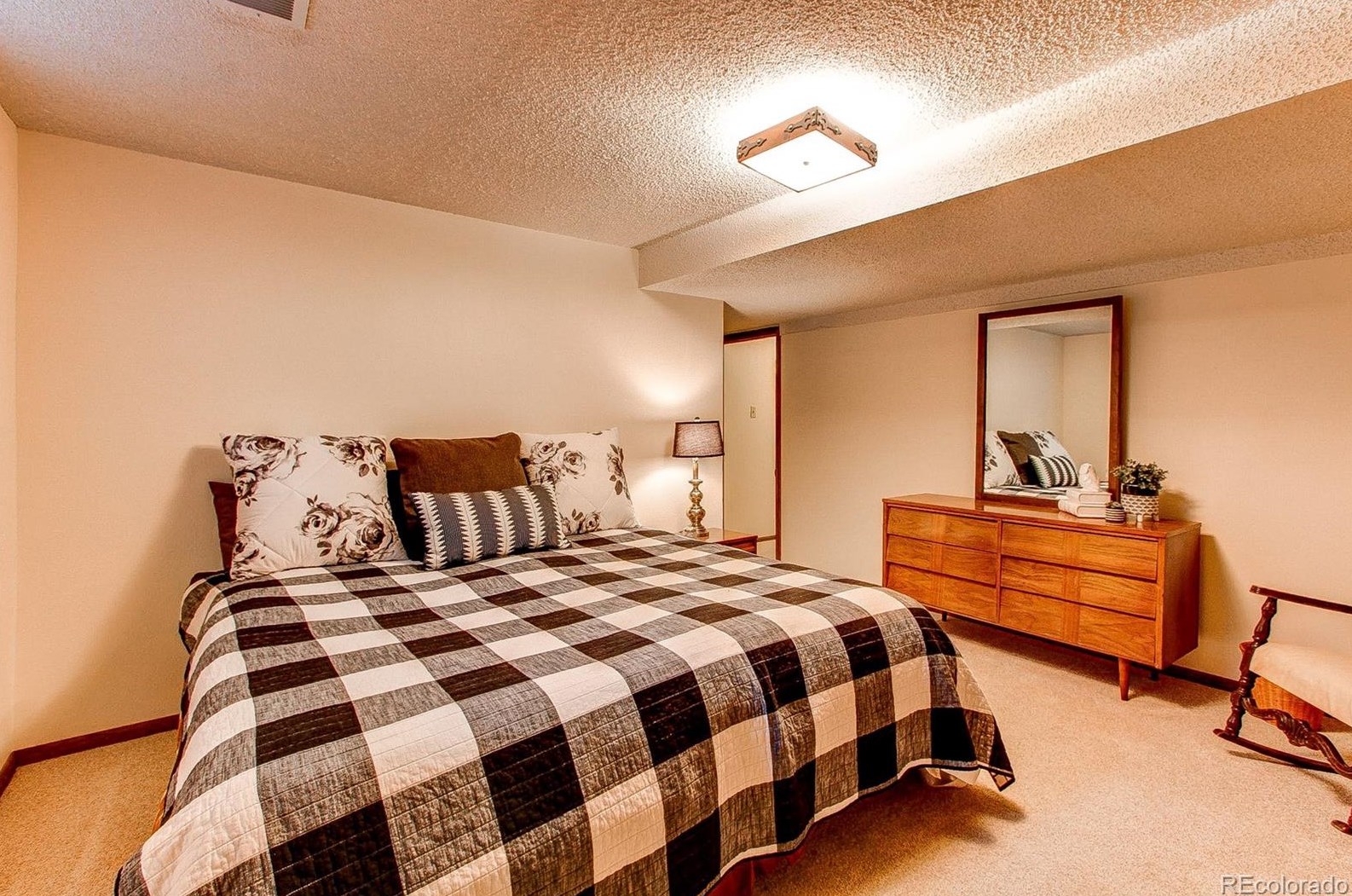 7943 Friend Dr, Littleton CO 80128-5171 exterior