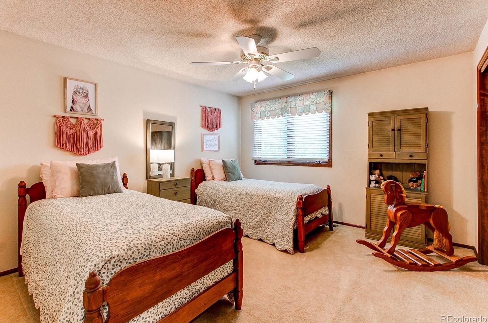 7943 Friend Dr, Littleton CO 80128-5171 exterior