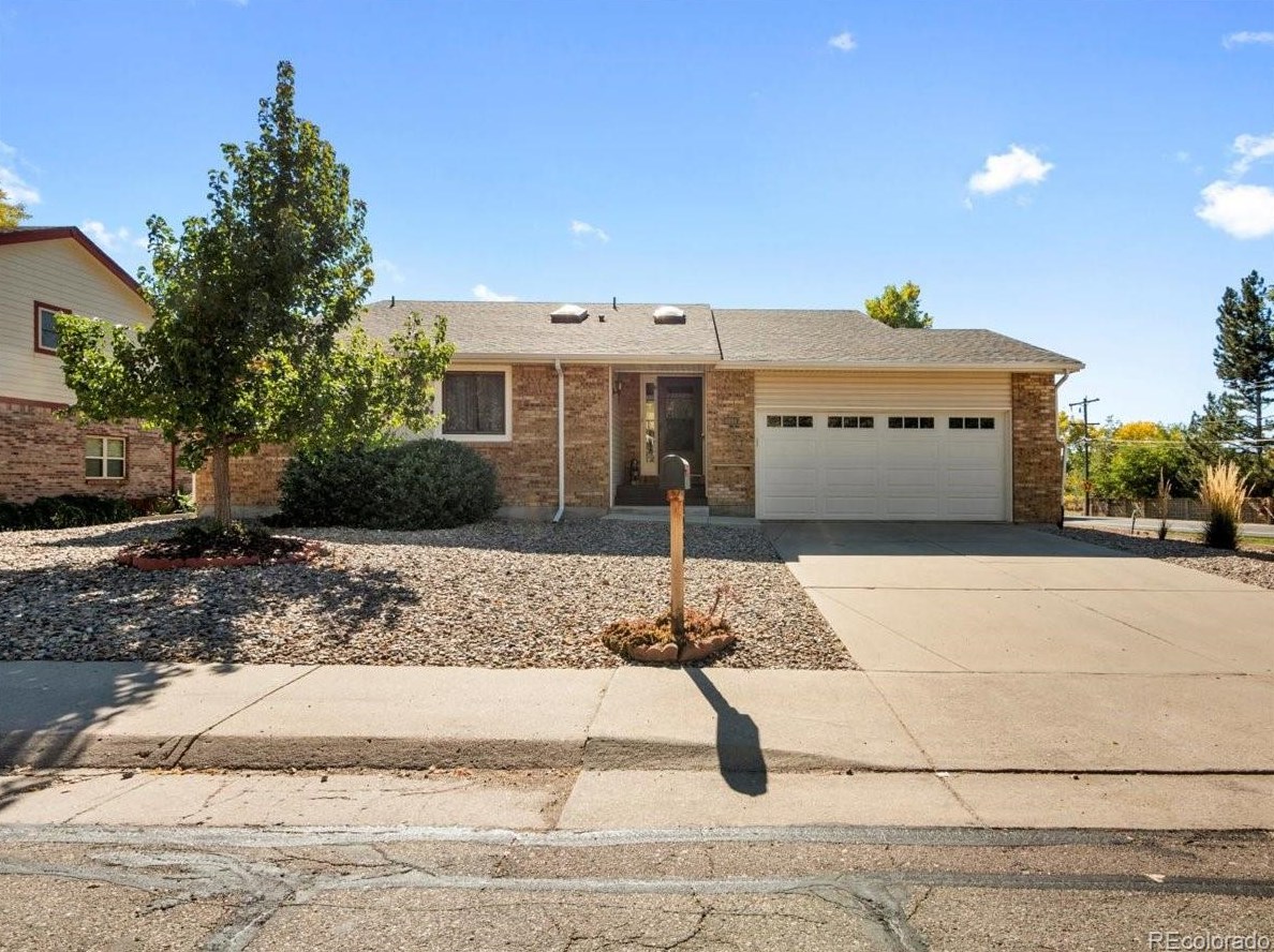 9998 70th Pl, Arvada CO  80004-1622 exterior