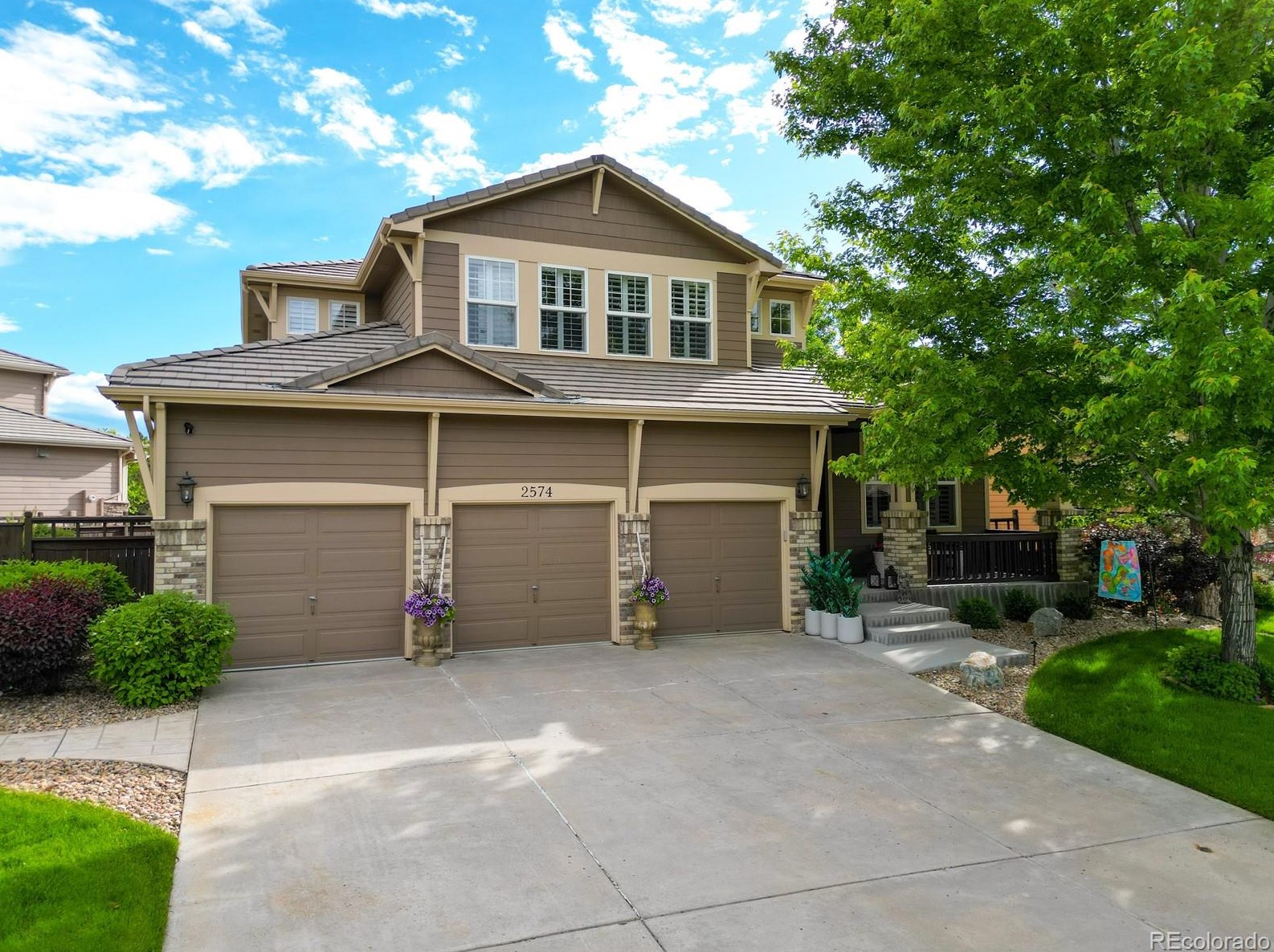 2574 Greensborough Dr, Littleton CO  80129-2221 exterior