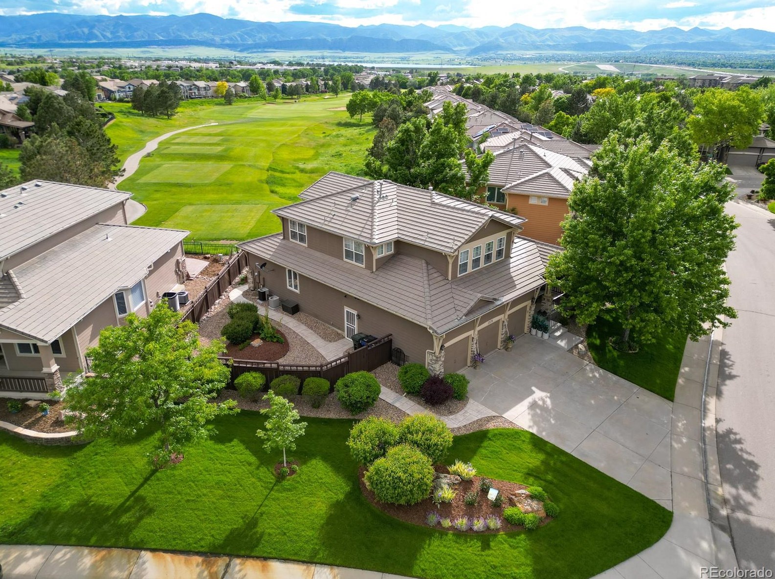 2574 Greensborough Dr, Littleton CO  80129-2221 exterior