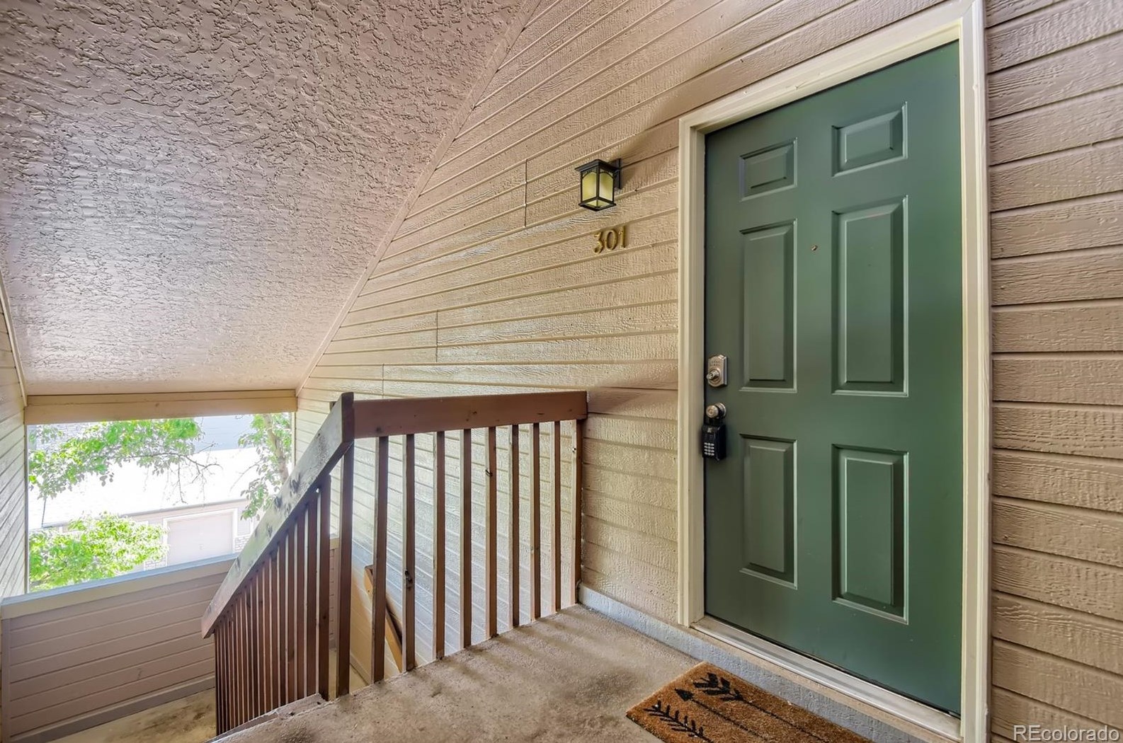 7349 Alkire St, Littleton, CO 80127-7526