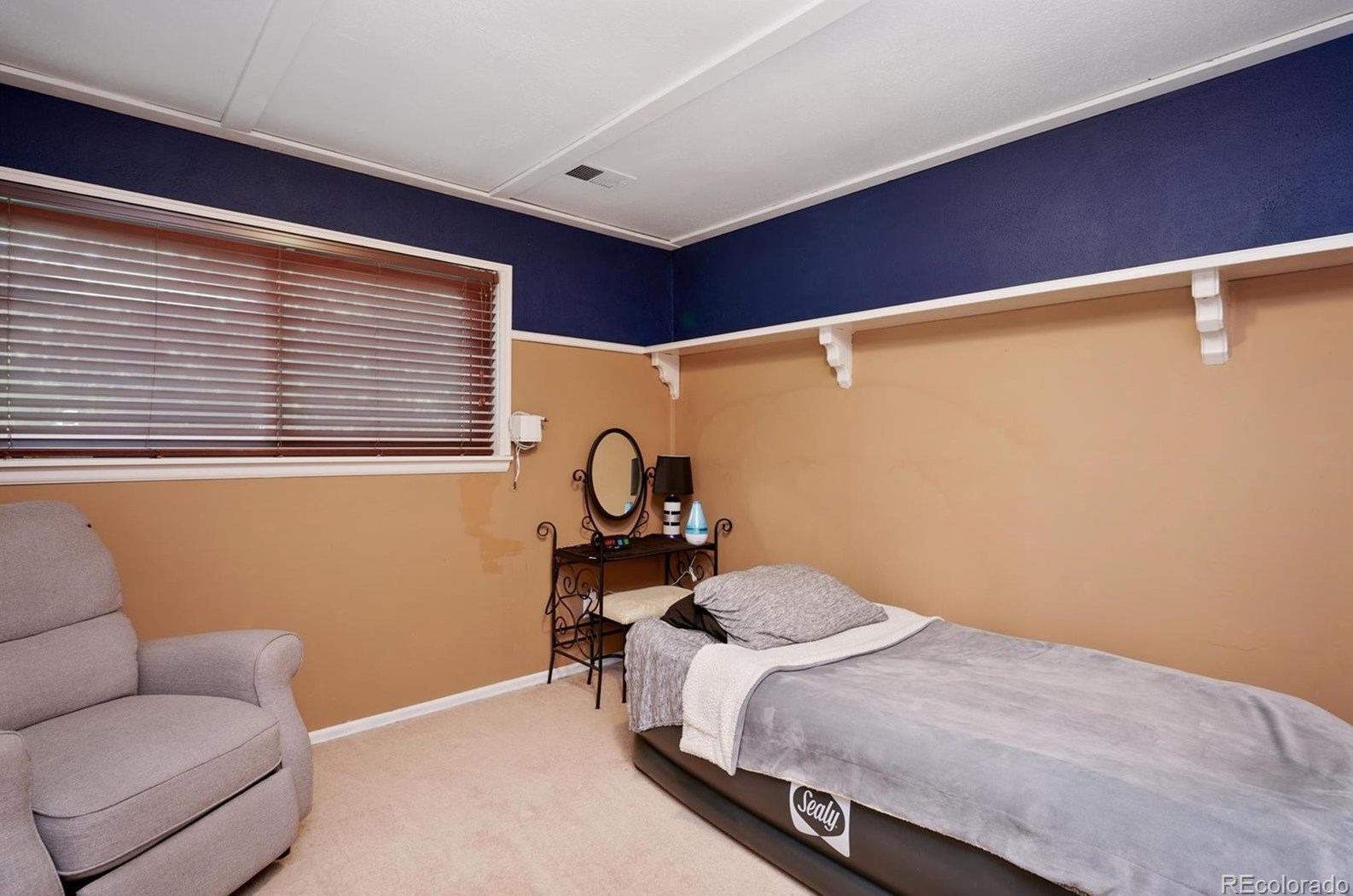 1084 Fremont Cir, Littleton CO 80122-1465 exterior