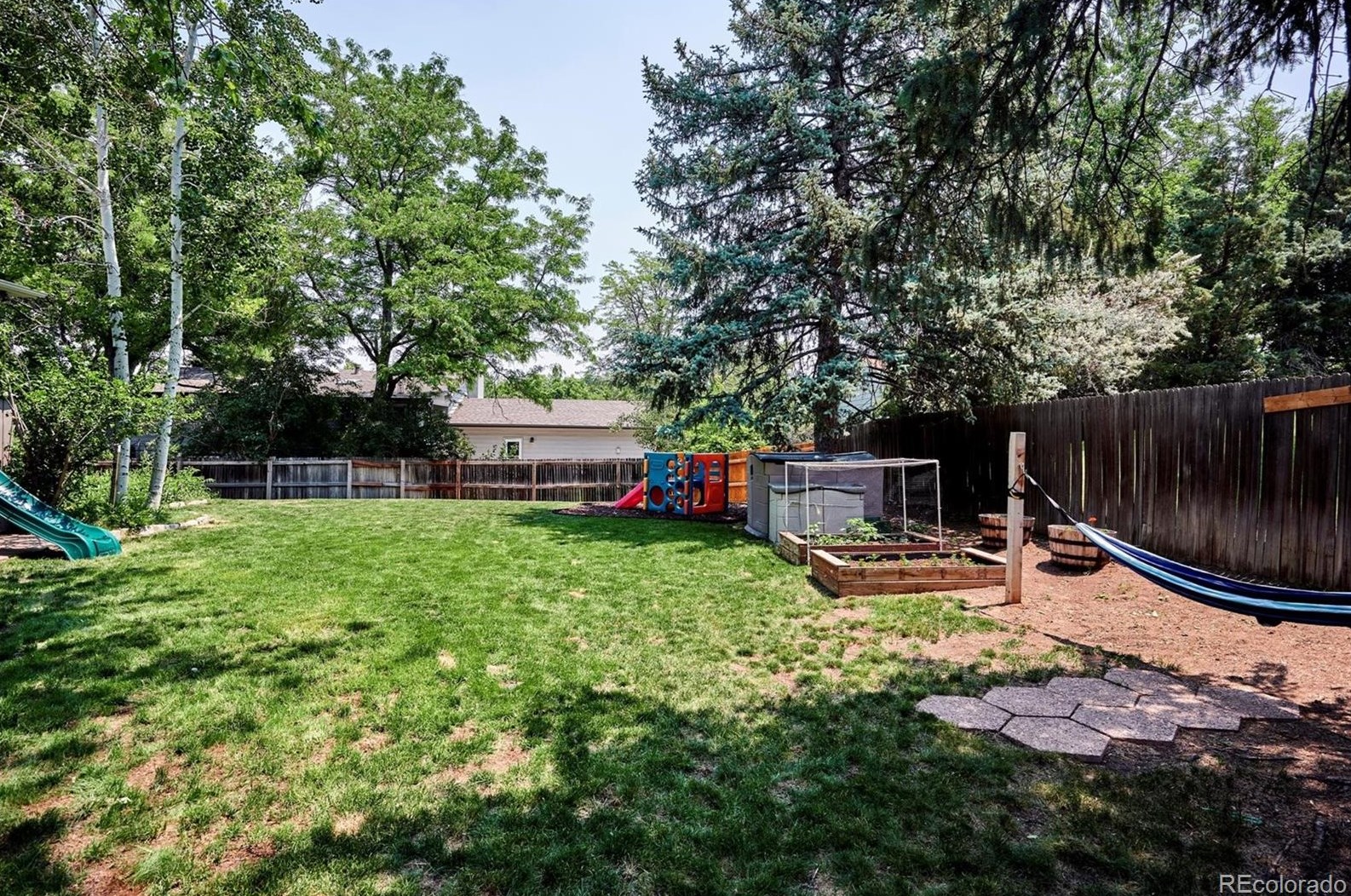 1084 Fremont Cir, Littleton CO 80122-1465 exterior