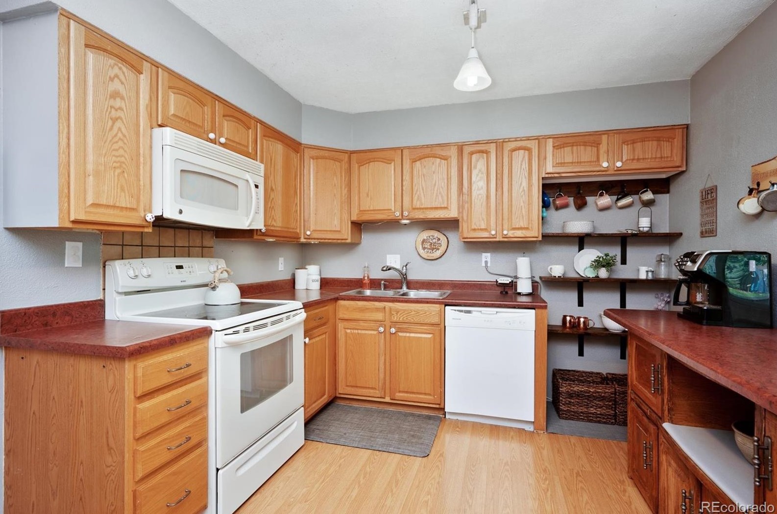 1084 Fremont Cir, Littleton CO 80122-1465 exterior