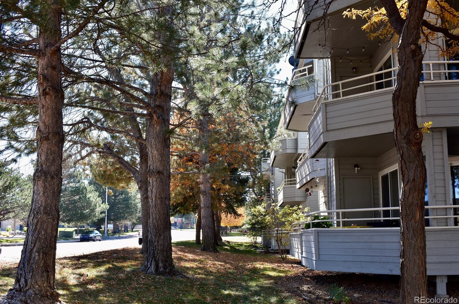 1067 Acapulco Ct, Colorado Springs, CO 80910-3904