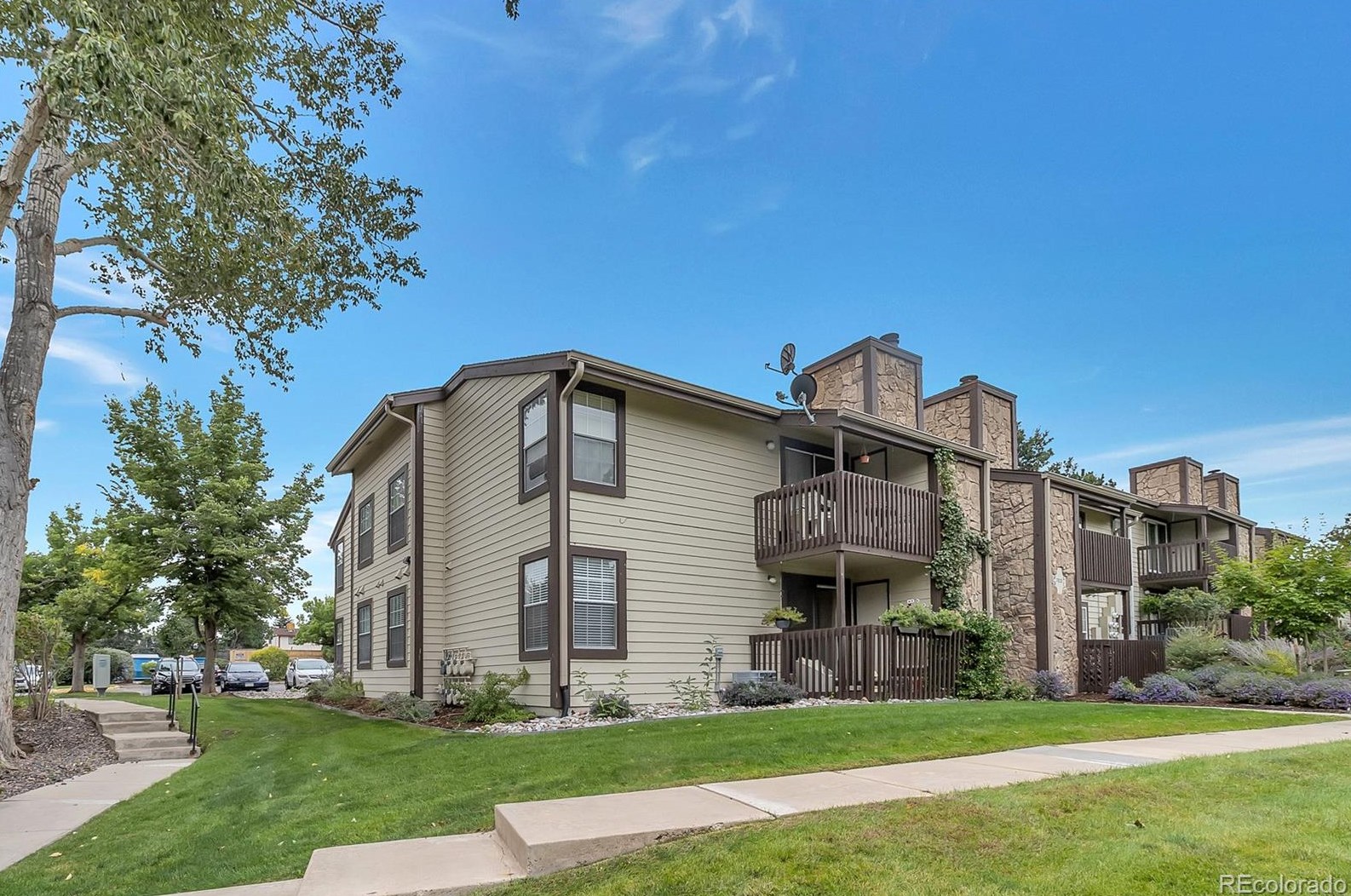7820 87th Dr, Arvada, CO 80005-1663