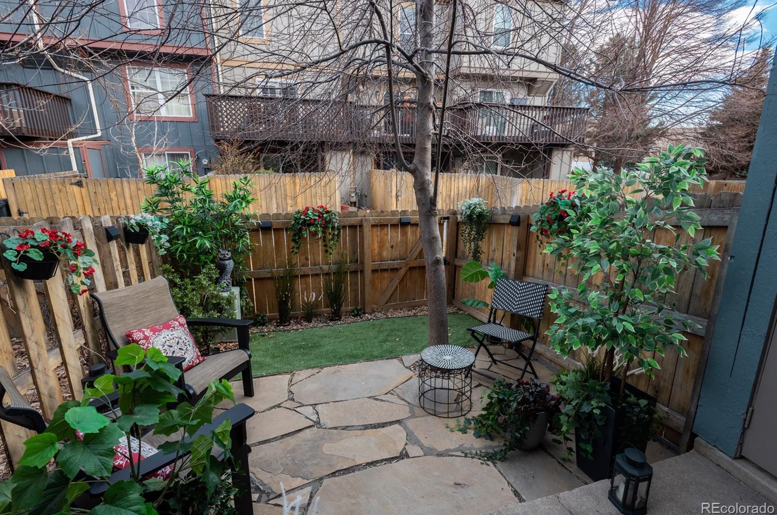 8066 Columbine Ct, Littleton CO  80122-3420 exterior