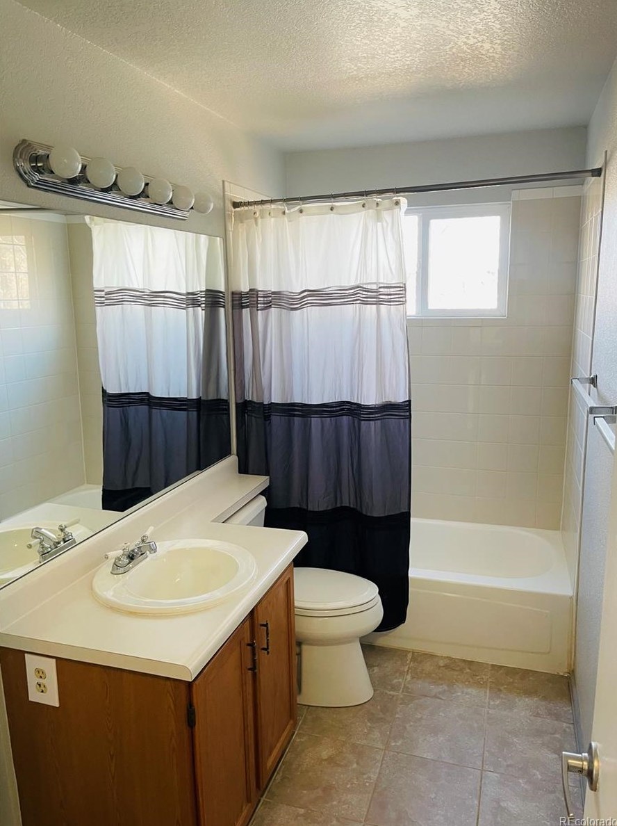 5590 Youngfield St, Littleton CO 80127-5211 exterior