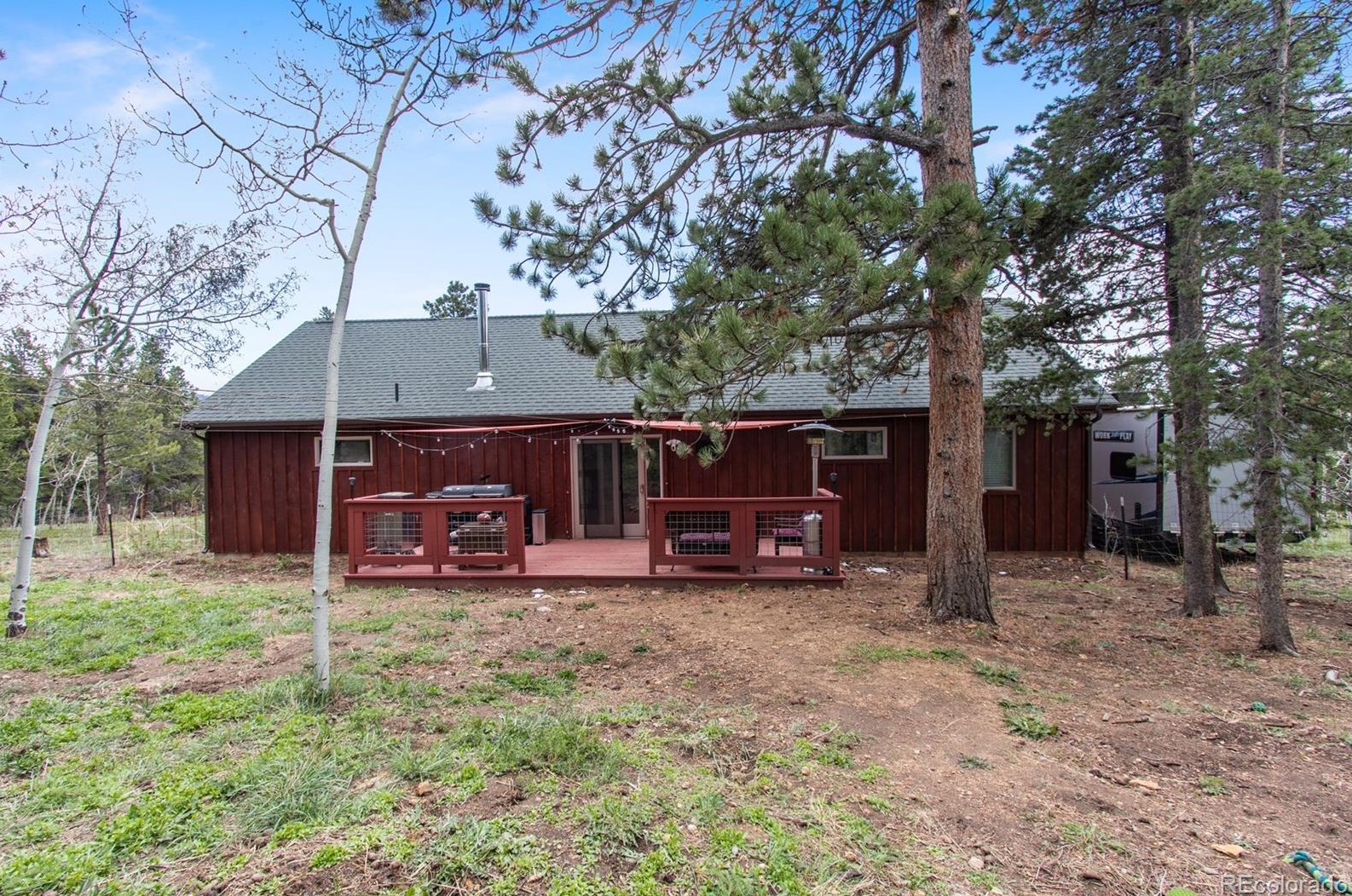 83 Ldg Pole Dr, Arvada CO  80422-8948 exterior