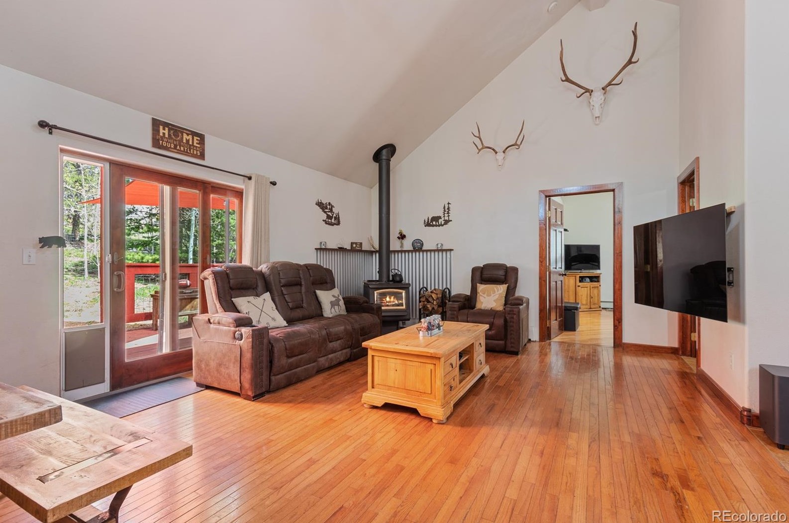 83 Ldg Pole Dr, Arvada CO  80422-8948 exterior