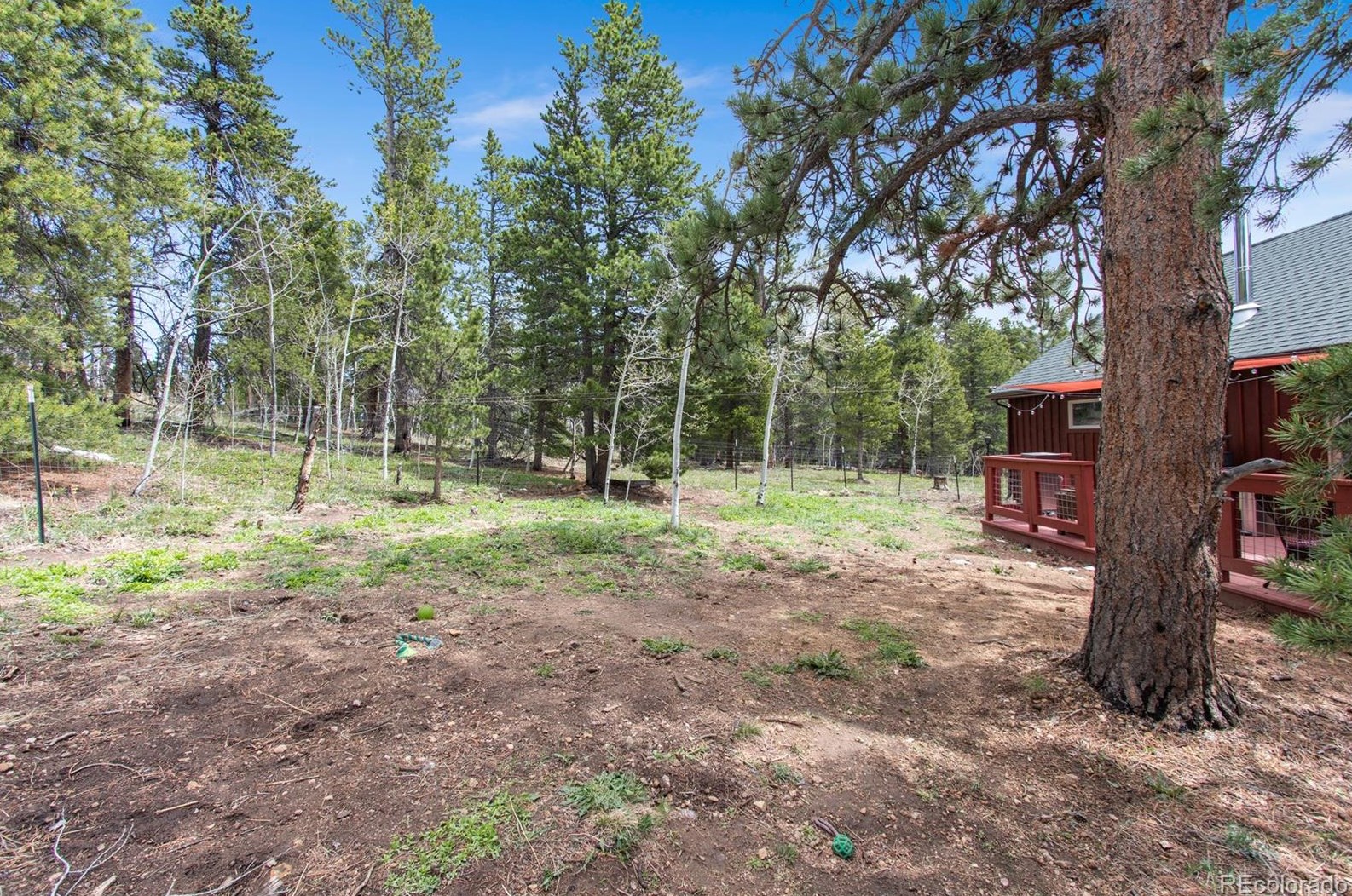 83 Ldg Pole Dr, Arvada CO  80422-8948 exterior