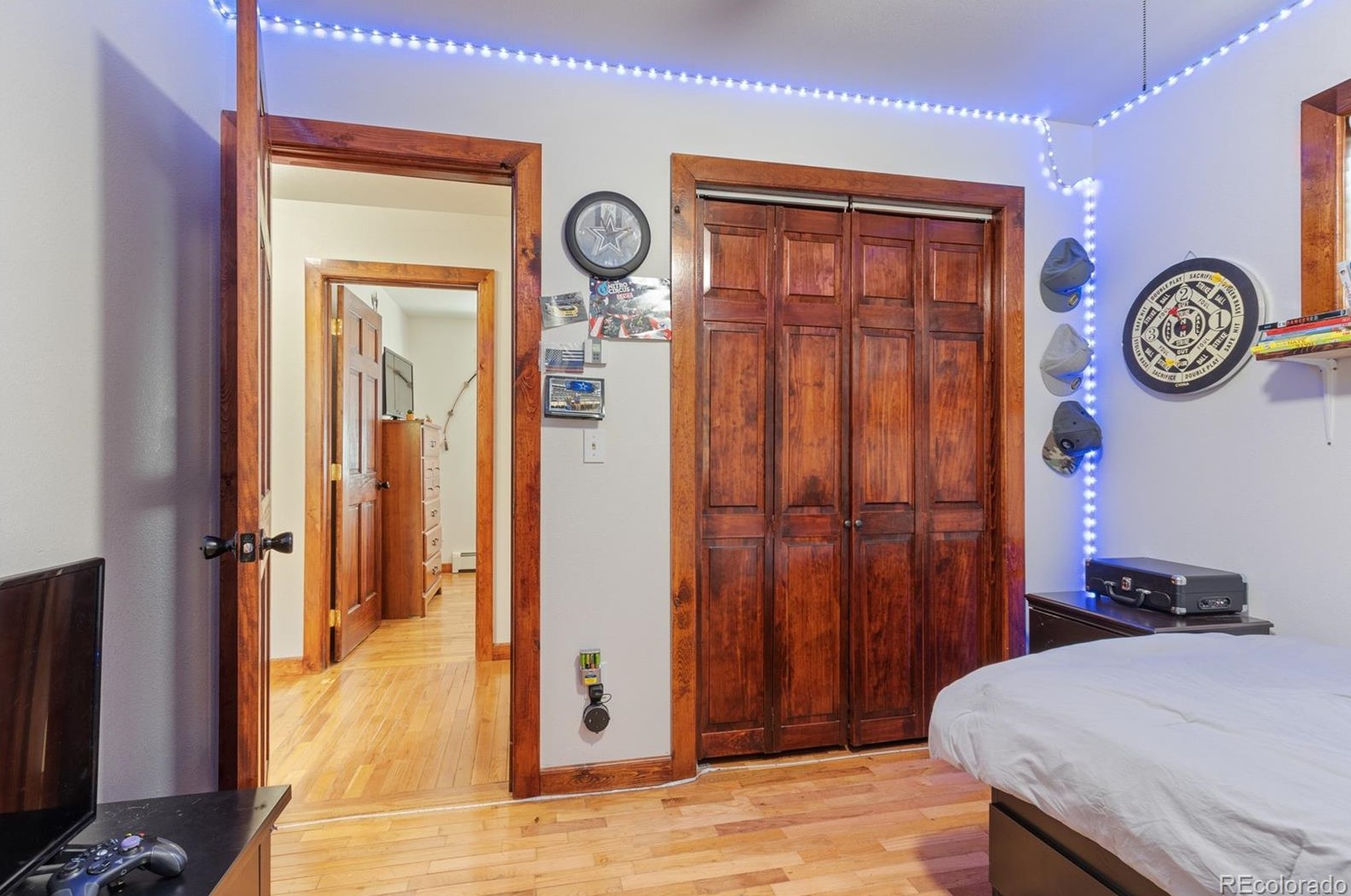 83 Ldg Pole Dr, Arvada CO  80422-8948 exterior