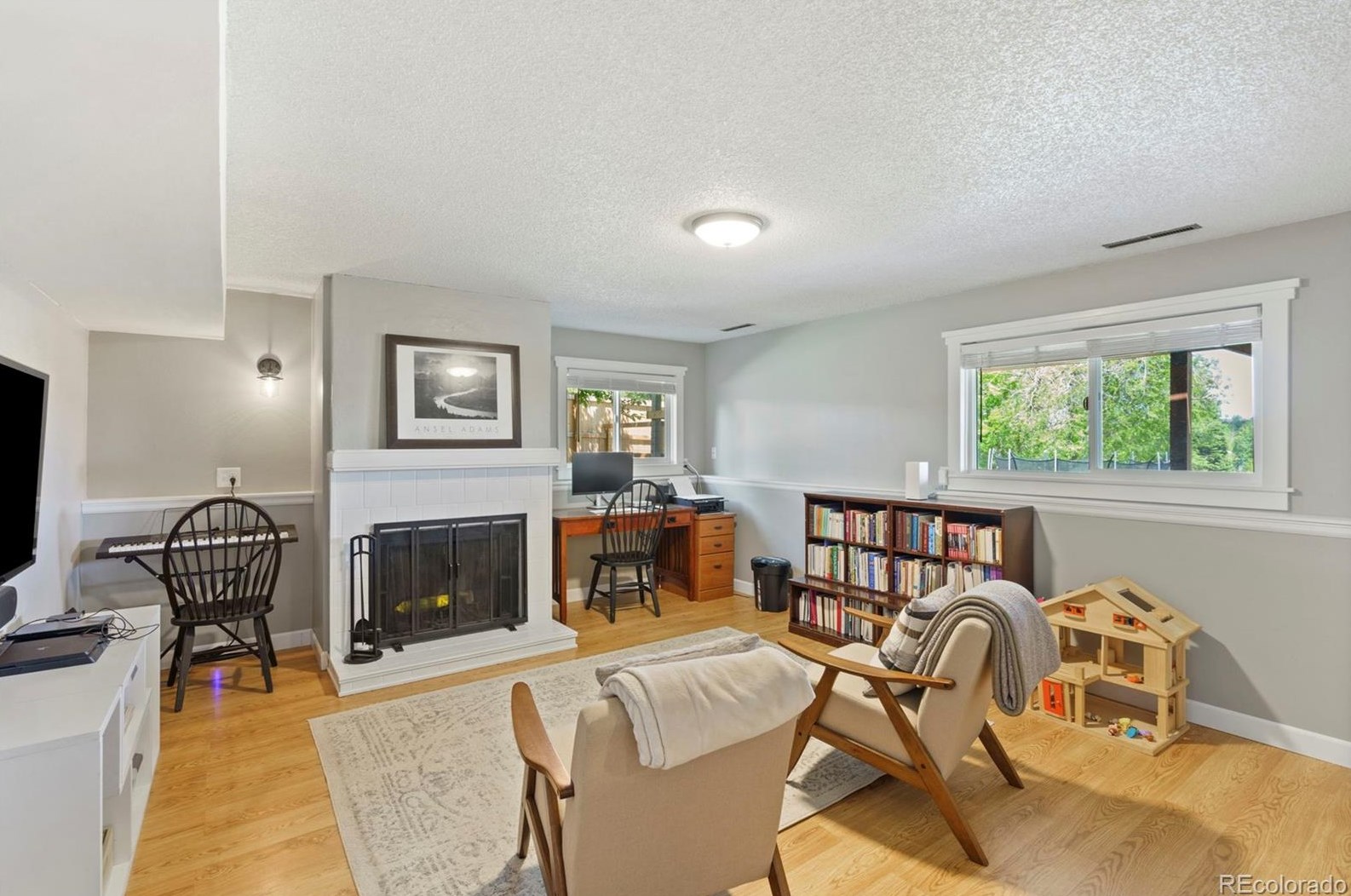 3060 Rhapsody Dr, Colorado Springs CO 80920-4047 exterior