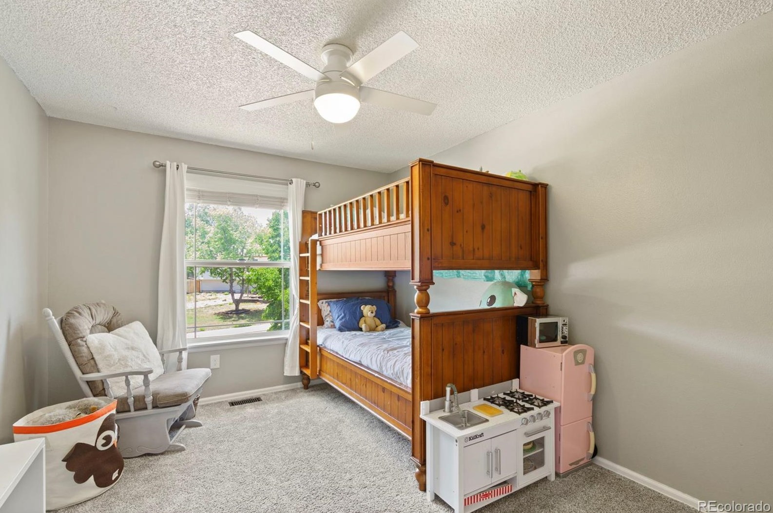 3060 Rhapsody Dr, Colorado Springs CO 80920-4047 exterior