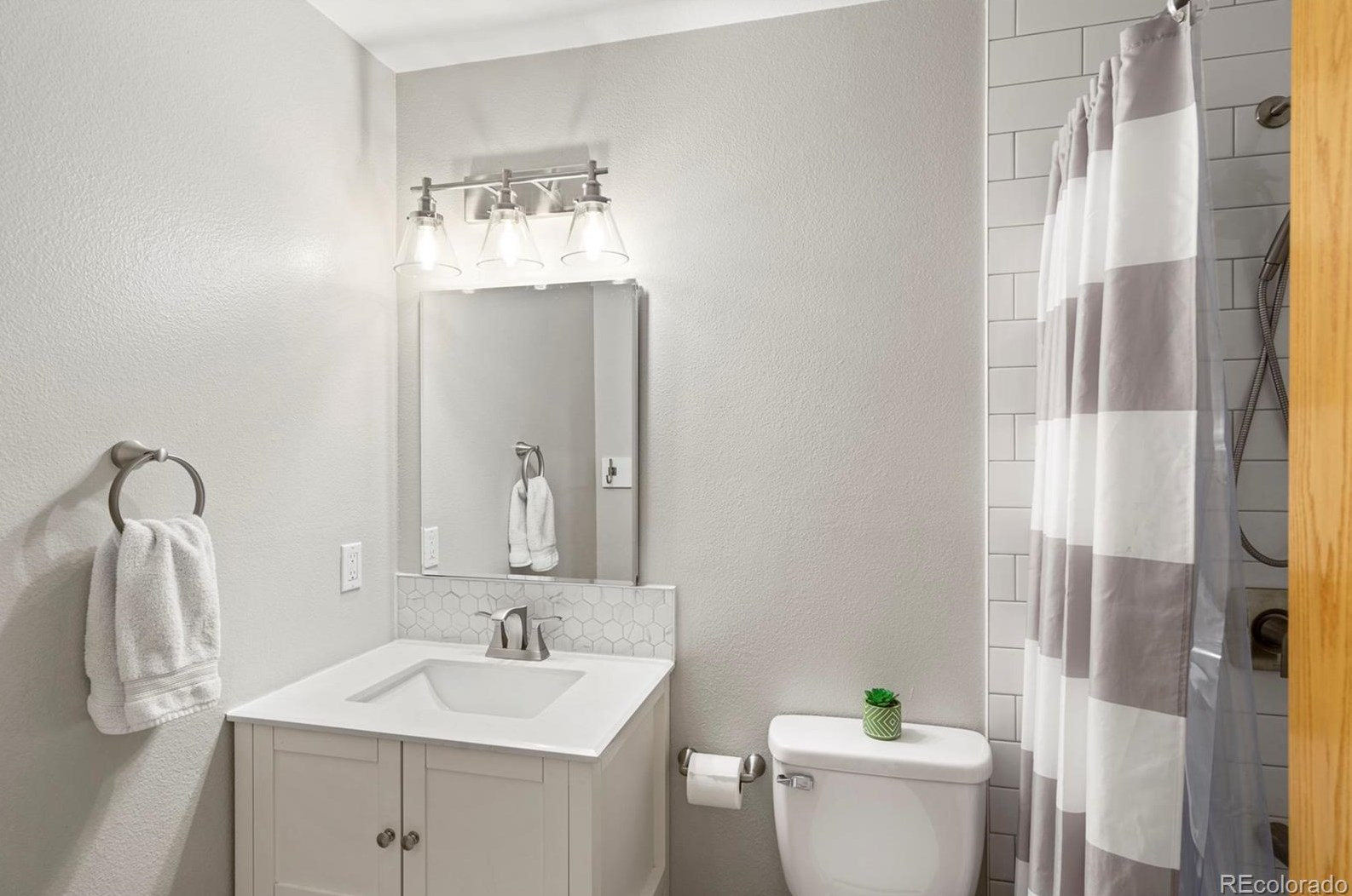 3060 Rhapsody Dr, Colorado Springs CO 80920-4047 exterior