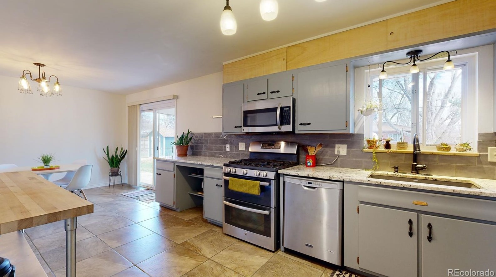 6728 Newman St, Arvada CO  80004-1444 exterior