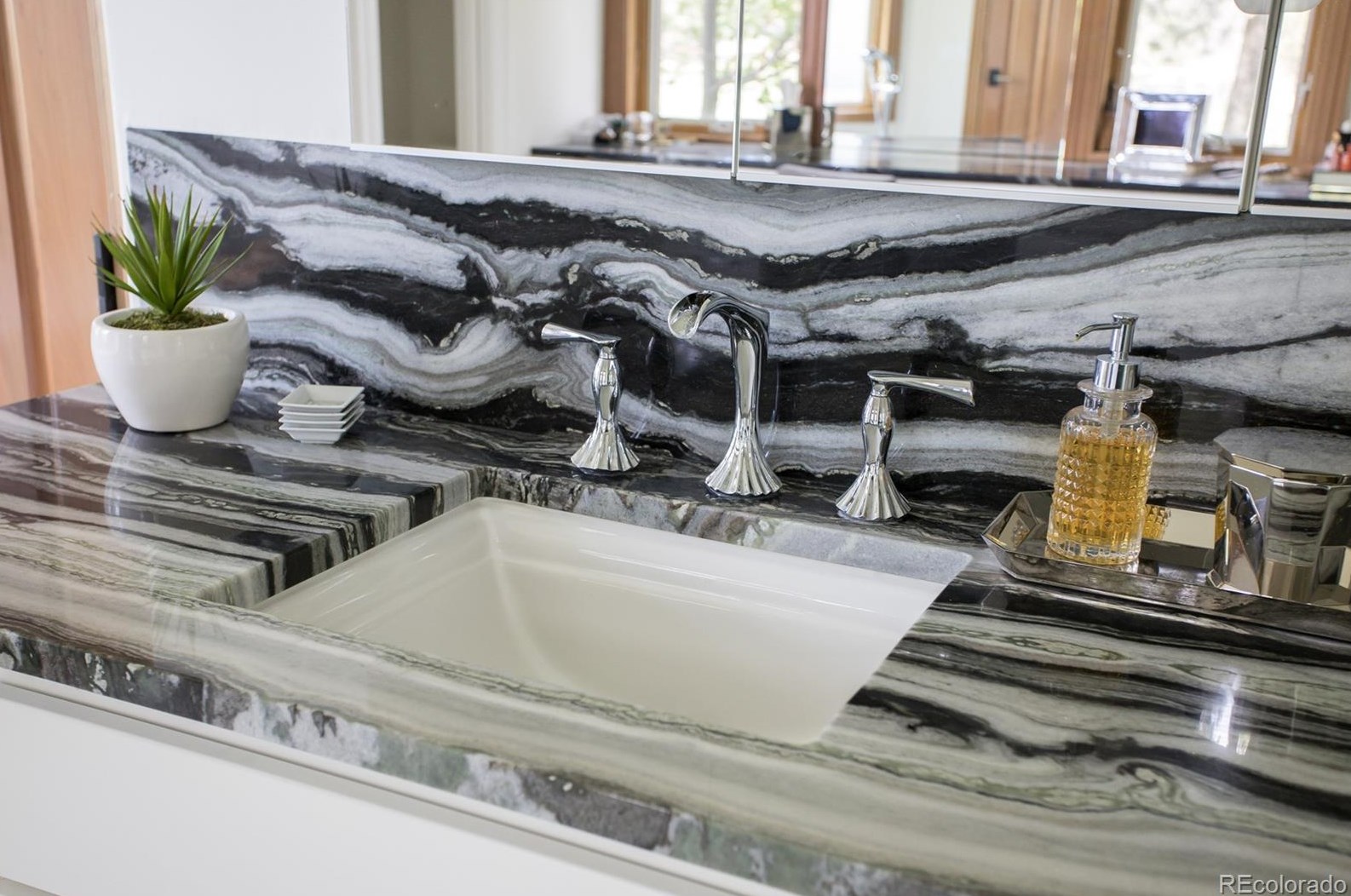 3801 Garden Ave, Littleton CO  80121-1804 exterior