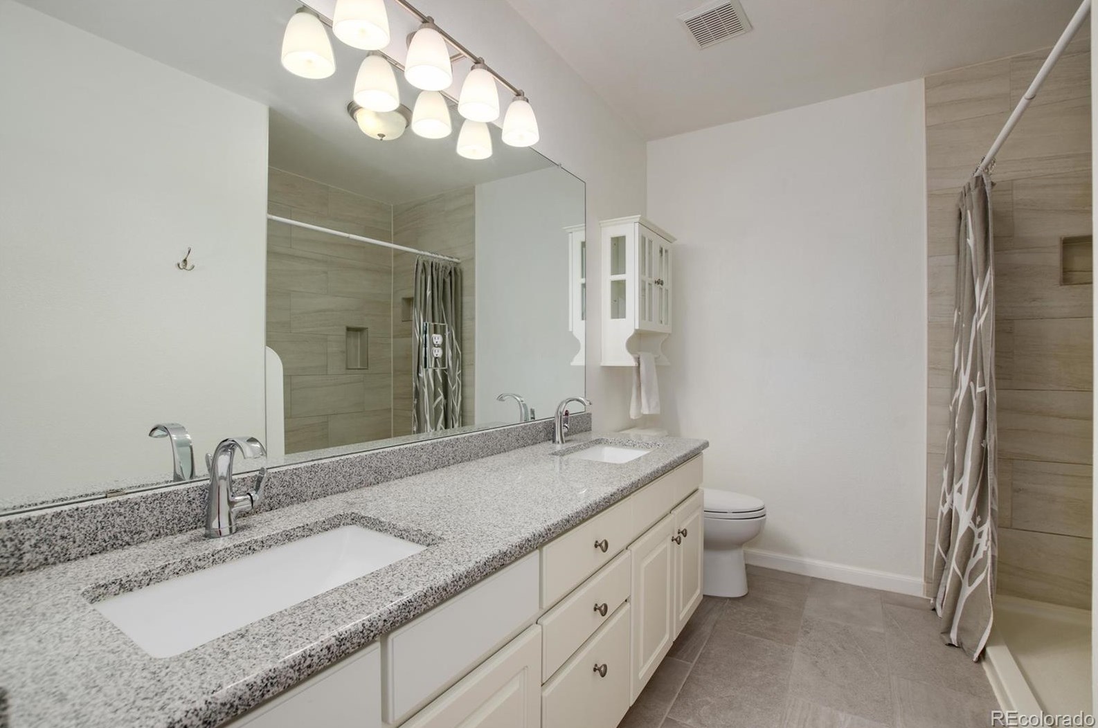 10054 Silver Maple Cir, Littleton CO 80129-5421 exterior