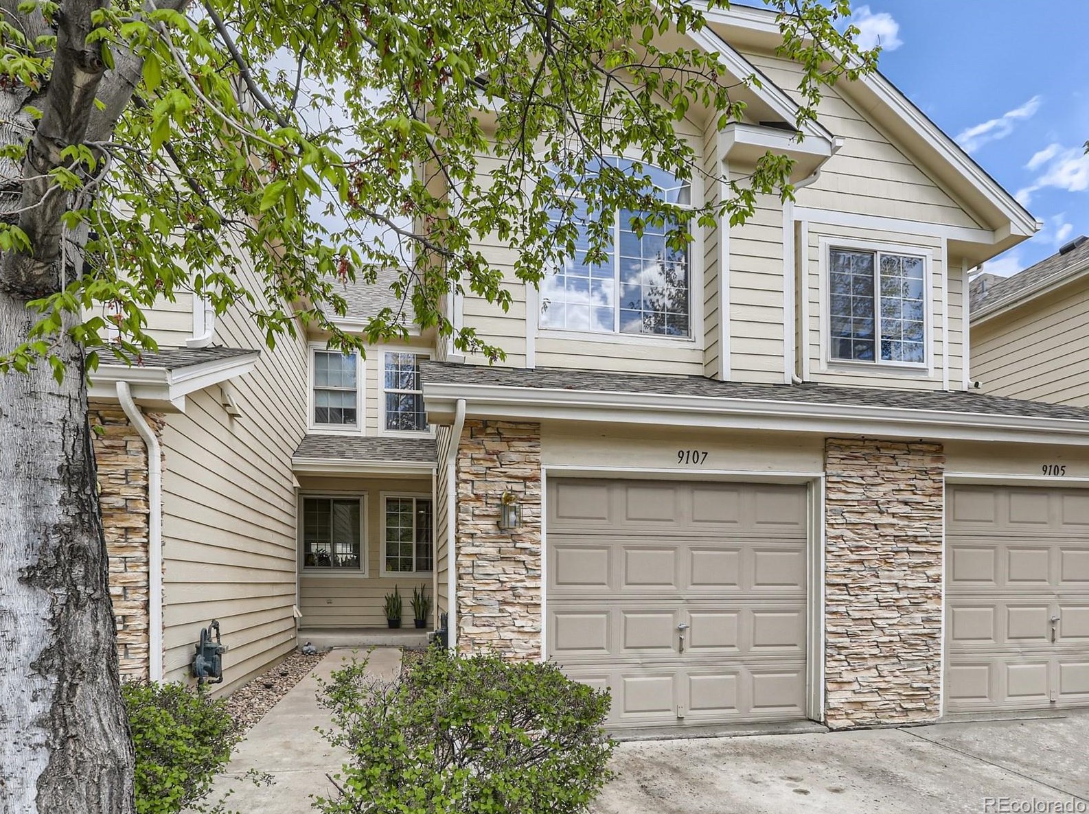 9107 Phillips Dr, Littleton CO  80128-8120 exterior