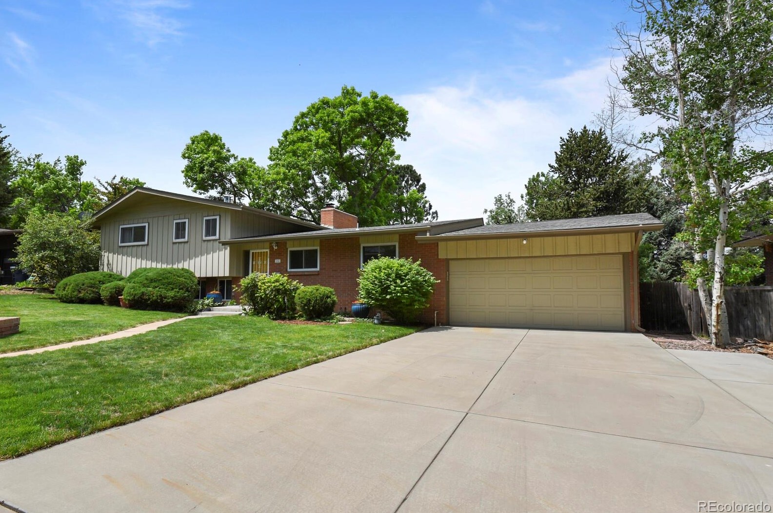 5945 Crocker St, Littleton, CO 80120-2045