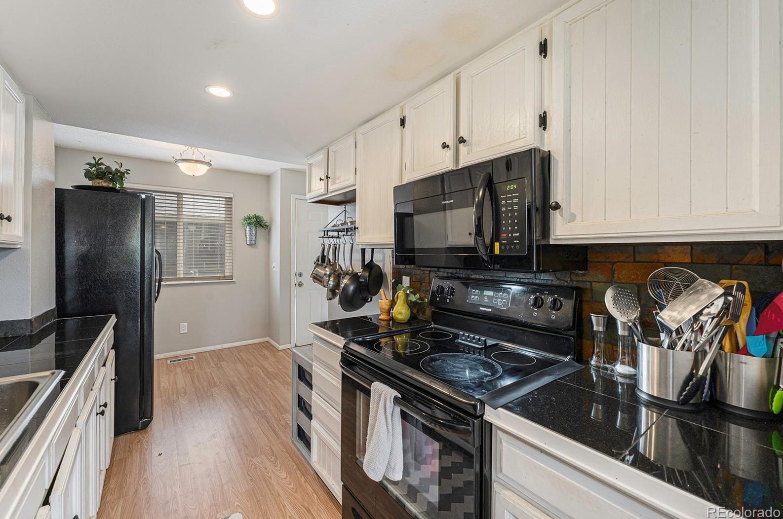 8642 Carr Loop, Arvada CO  80005-1572 exterior